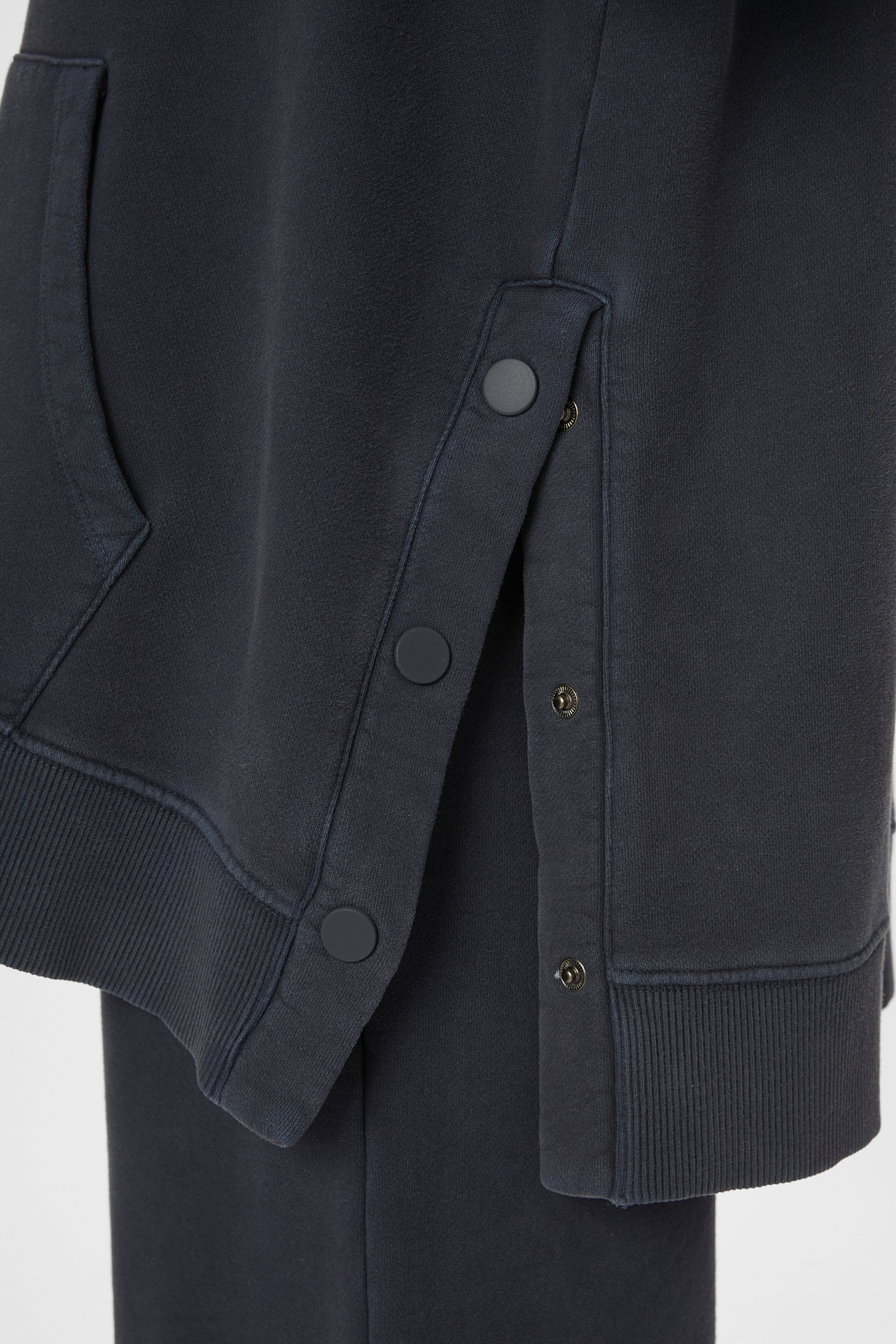 OVERSIZED RAGLAN HOODIE