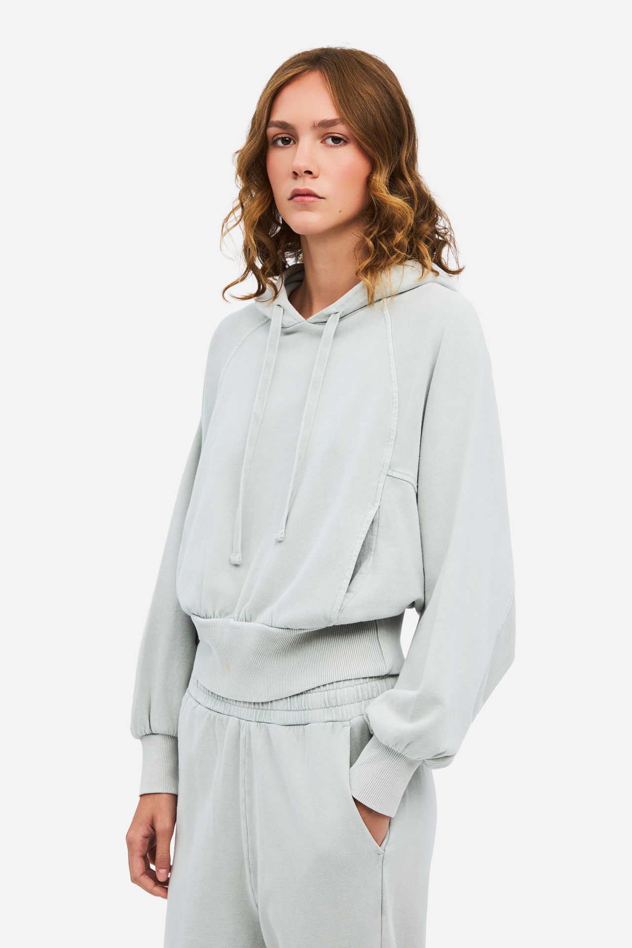 CROPPED RAGLAN HOODIE