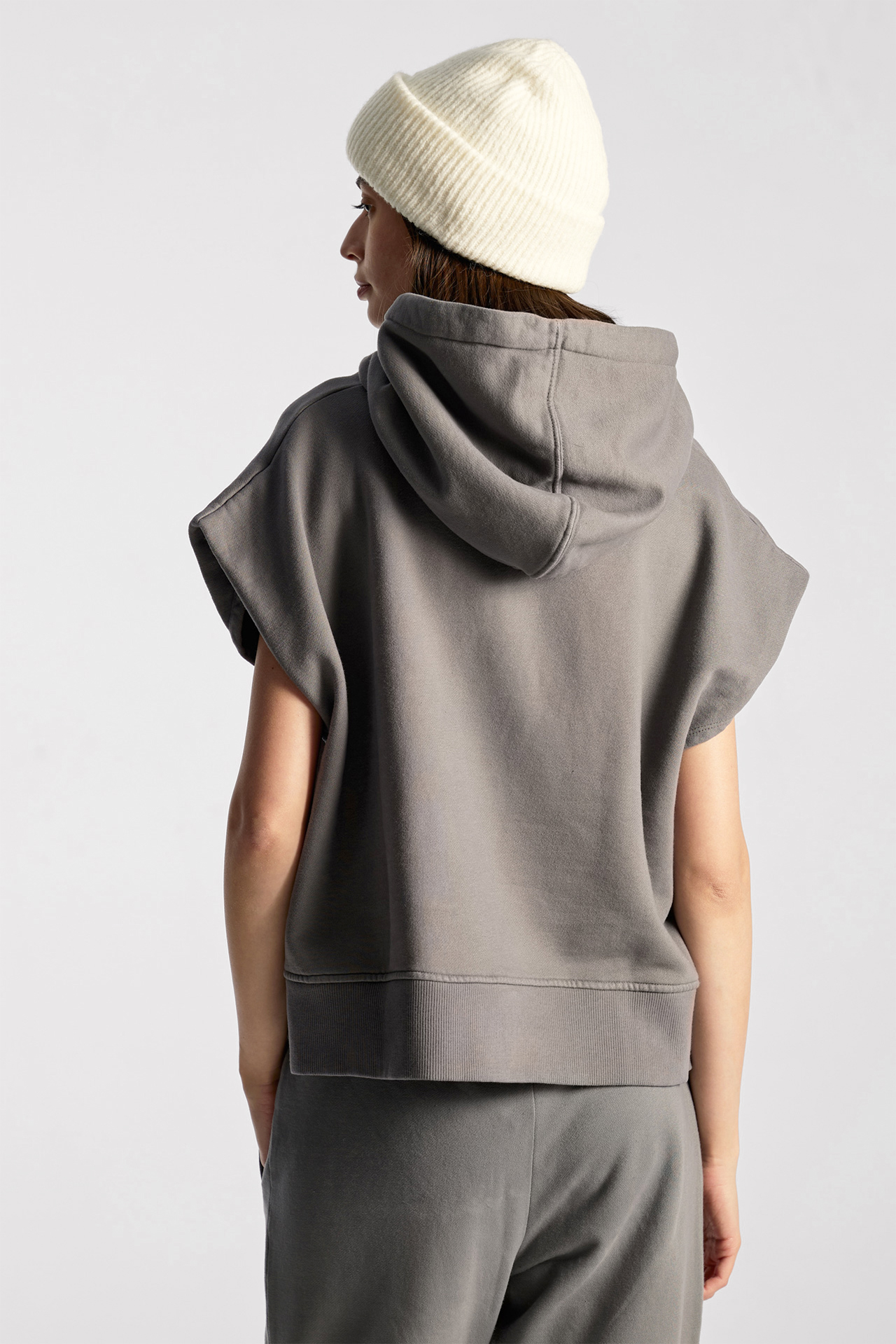 Sleevless Oversized Hoodie