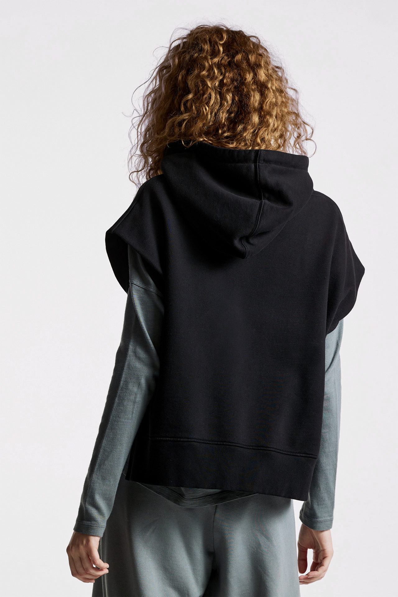 Sleevless Oversized Hoodie