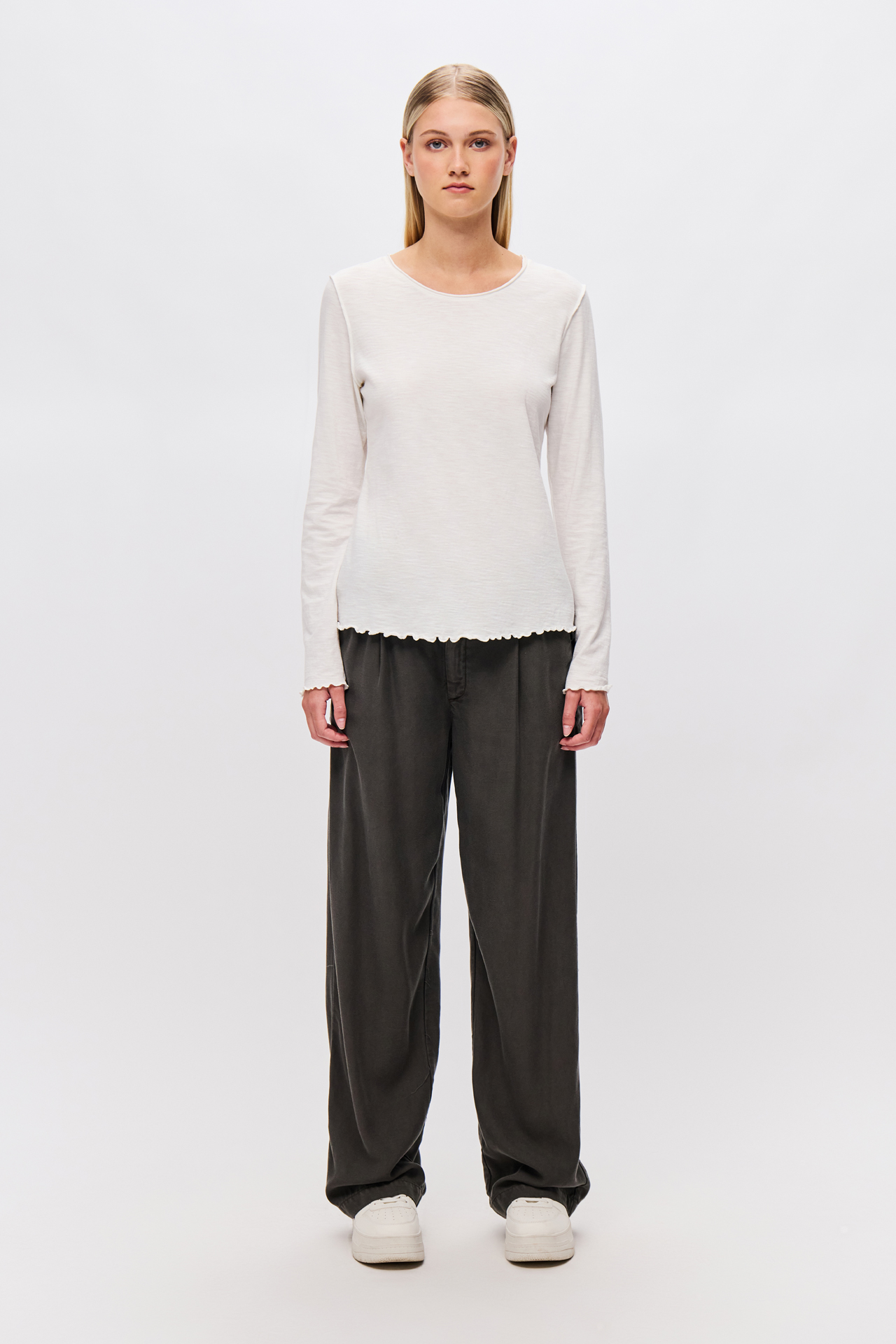 SLIMFIT LONGSLEEVE WITH REVERSE SEAMS
