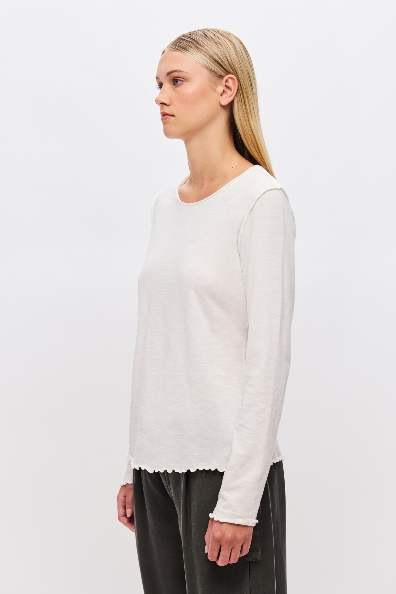 SLIMFIT LONGSLEEVE WITH REVERSE SEAMS