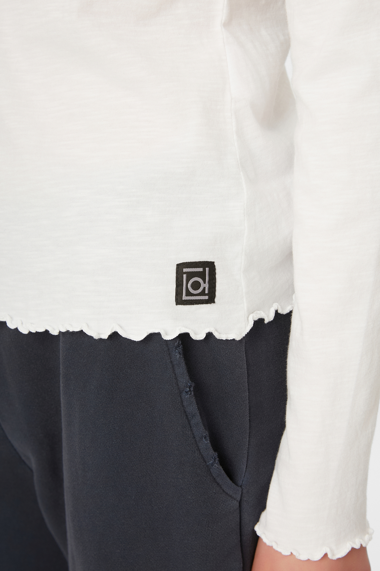 SLIMFIT LONGSLEEVE WITH REVERSE SEAMS