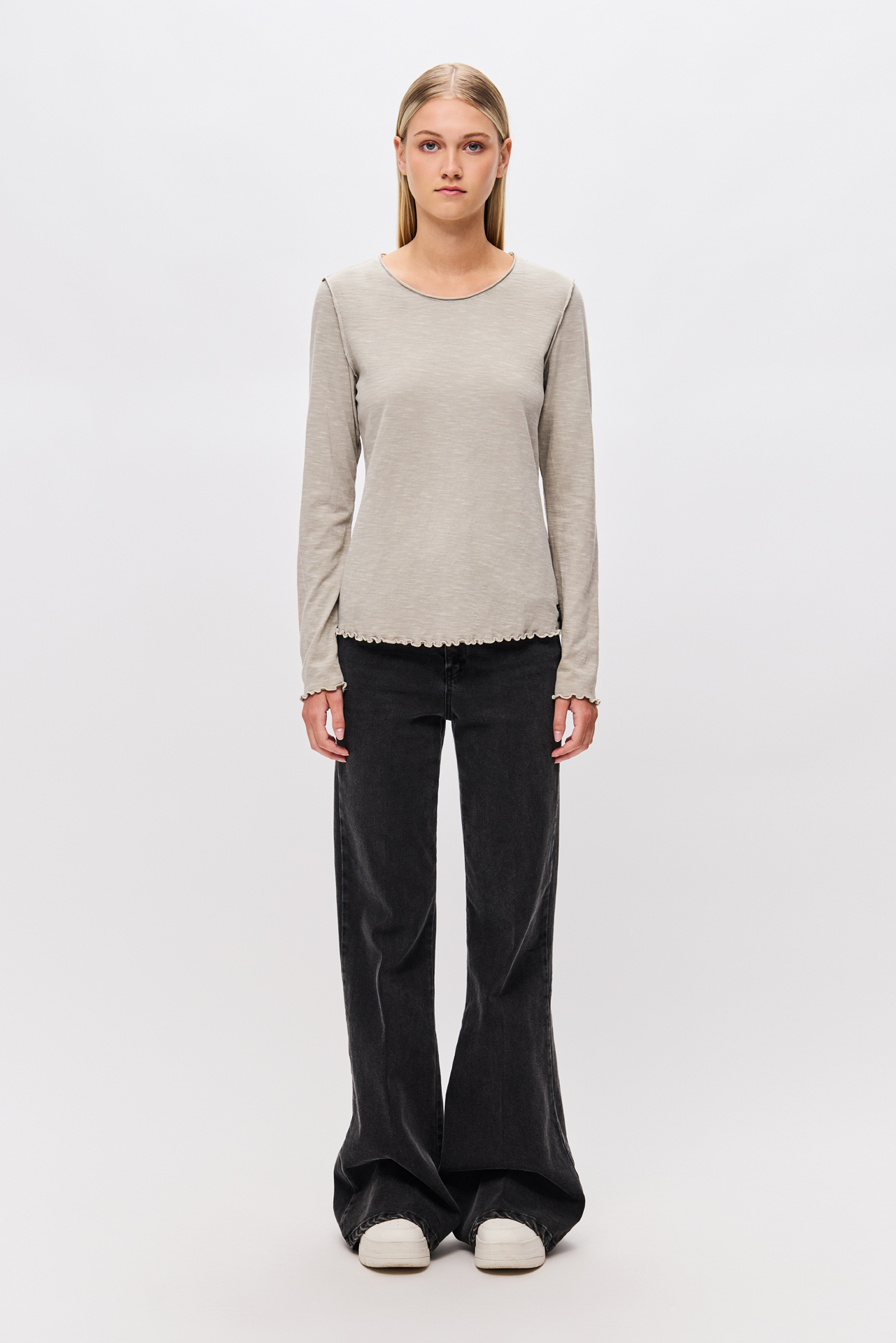 SLIMFIT LONGSLEEVE WITH REVERSE SEAMS