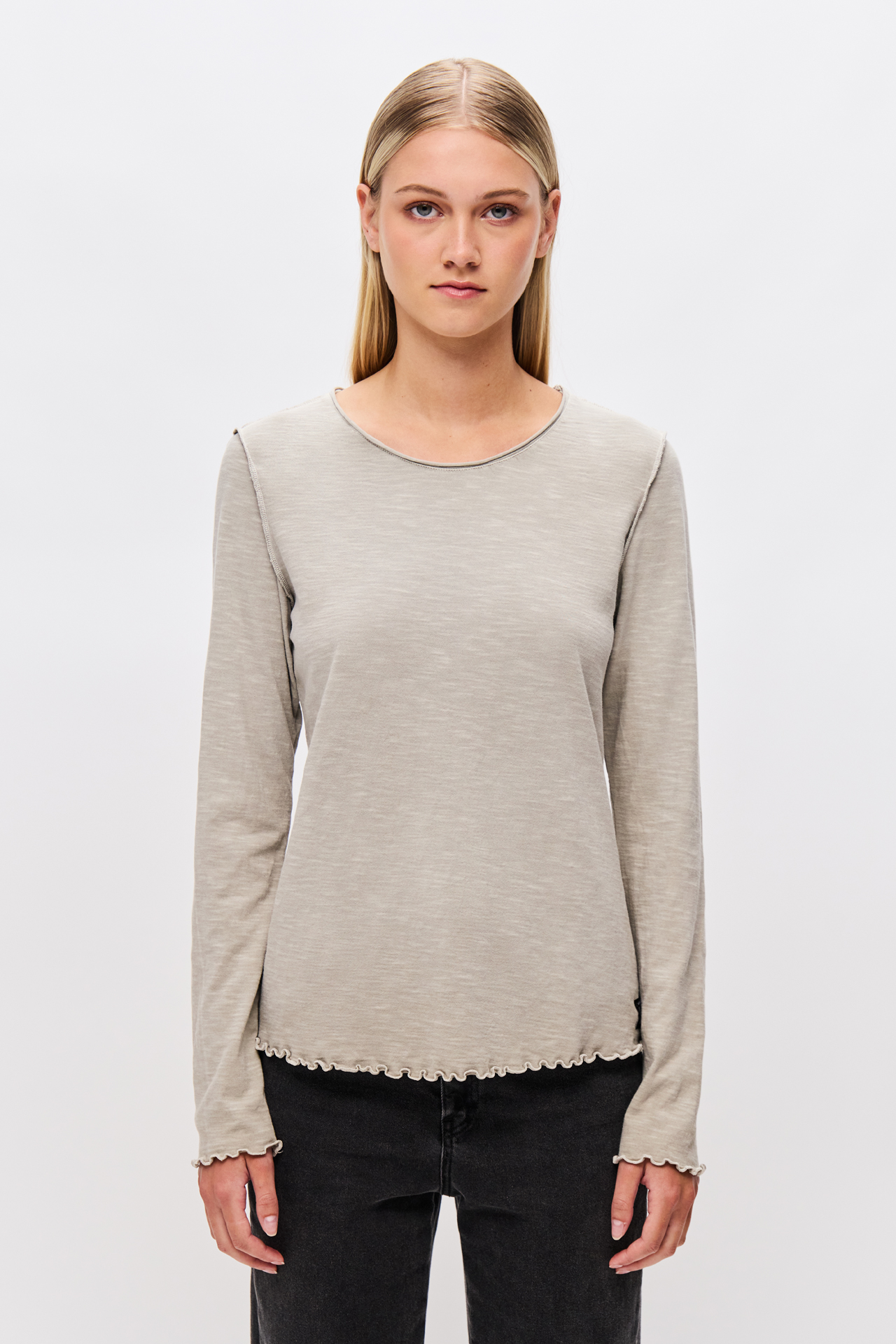 SLIMFIT LONGSLEEVE WITH REVERSE SEAMS