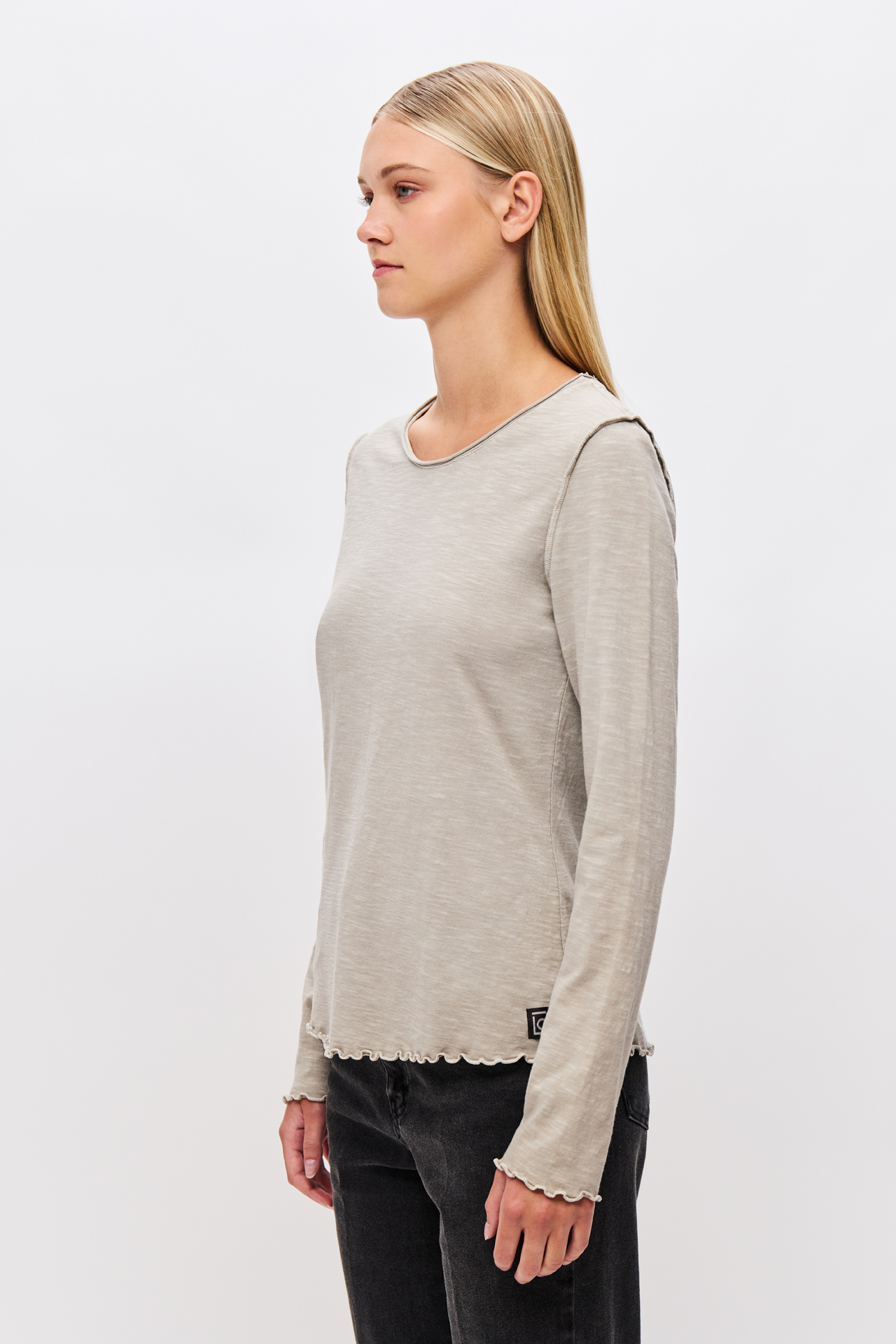 SLIMFIT LONGSLEEVE WITH REVERSE SEAMS