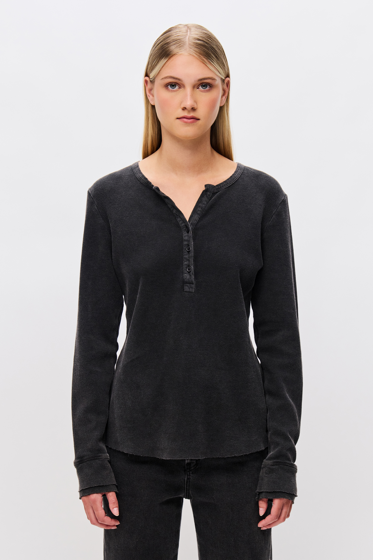 SLIM FIT LONGSLEEVE WITH BUTTONS