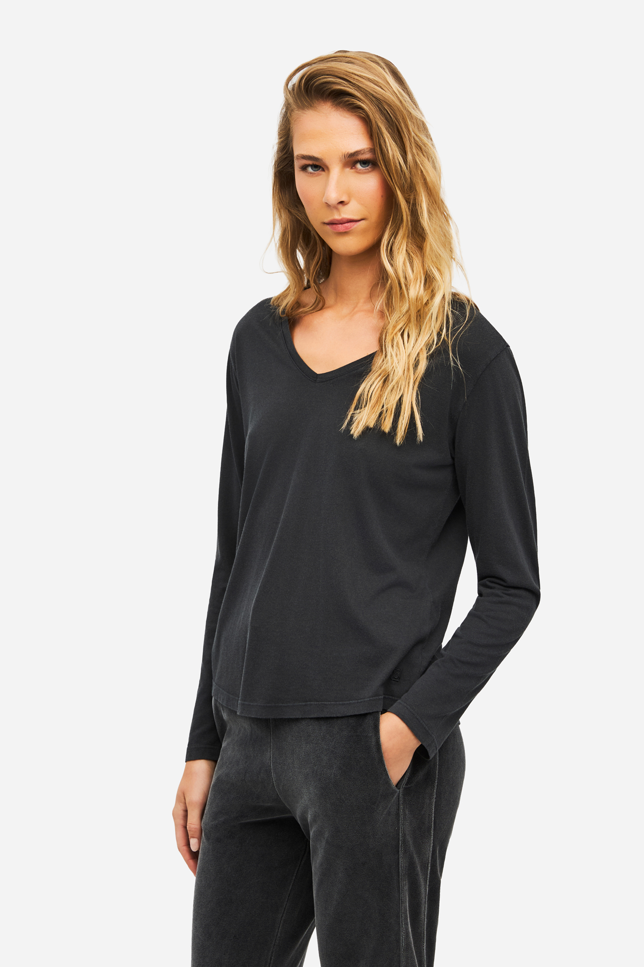 V-NECK LONGSLEEVE