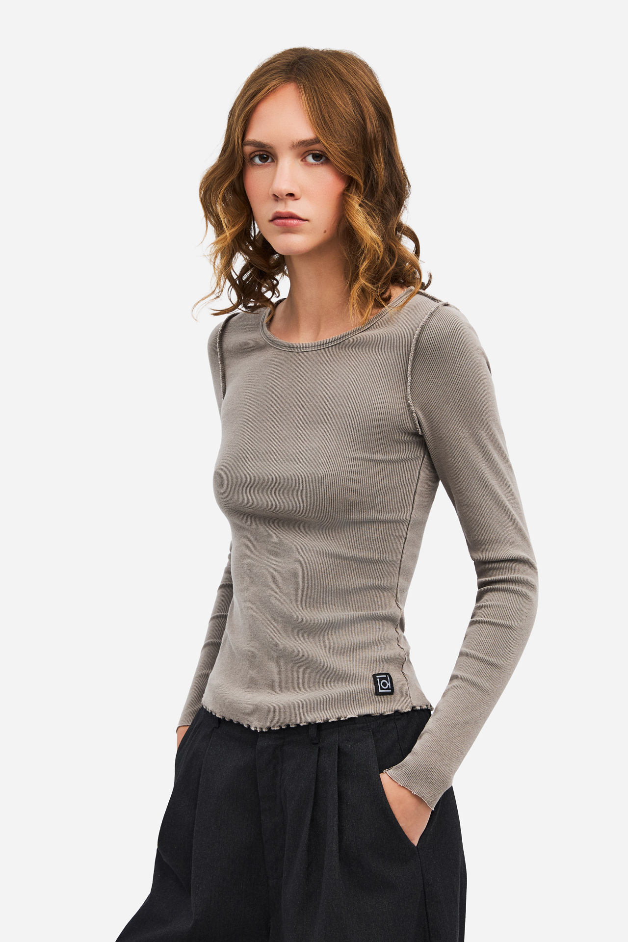 SLIMFIT LONGSLEEVE WITH REVERSE SEAMS