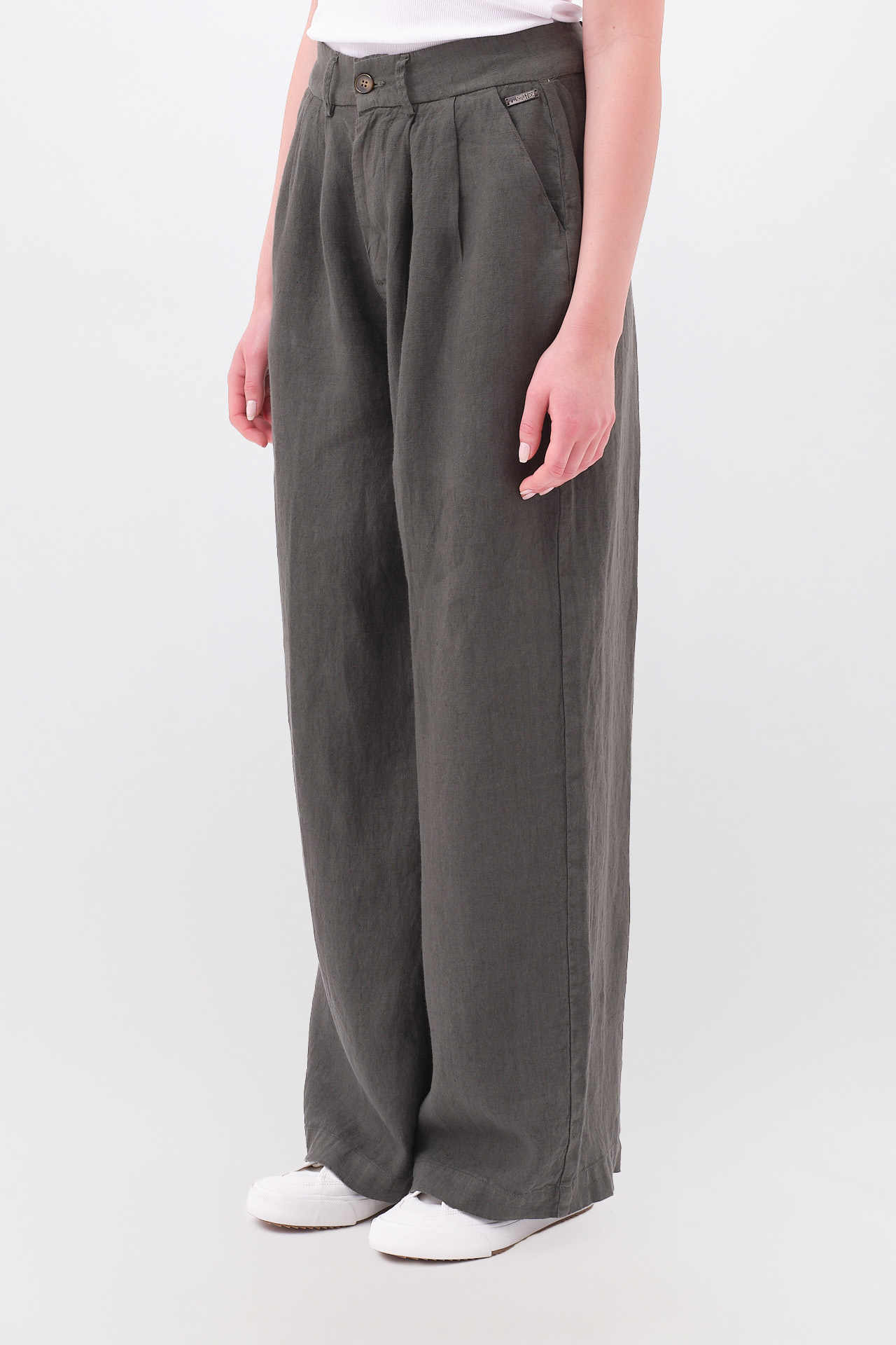 WIDELEG PLEATED PANTS