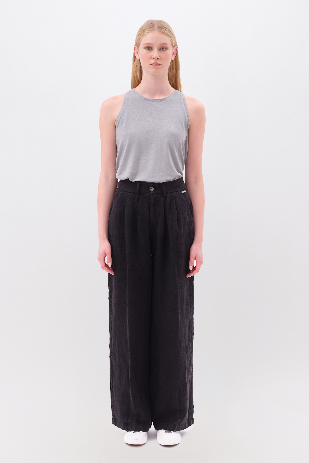WIDELEG PLEATED PANTS