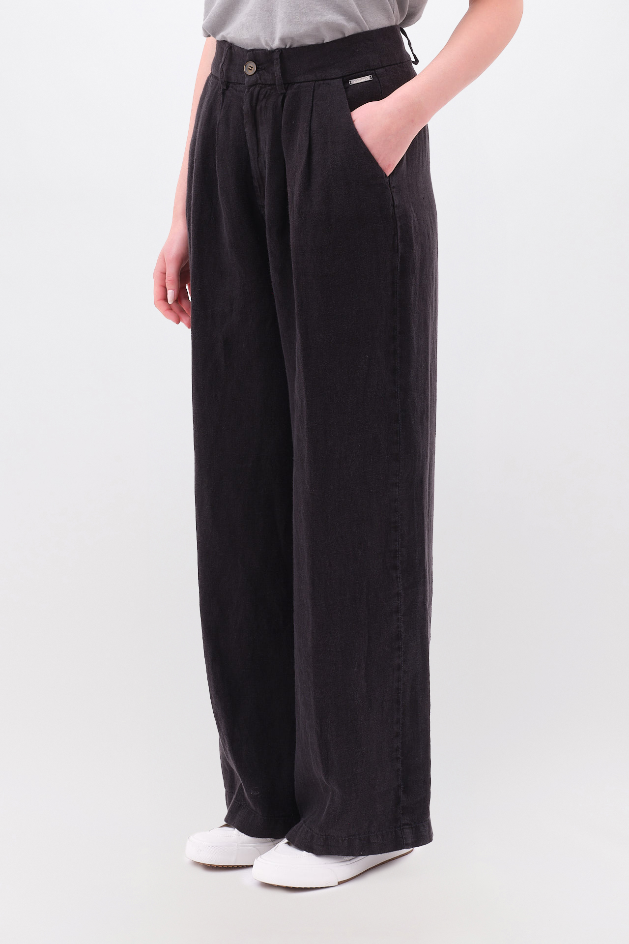 WIDELEG PLEATED PANTS