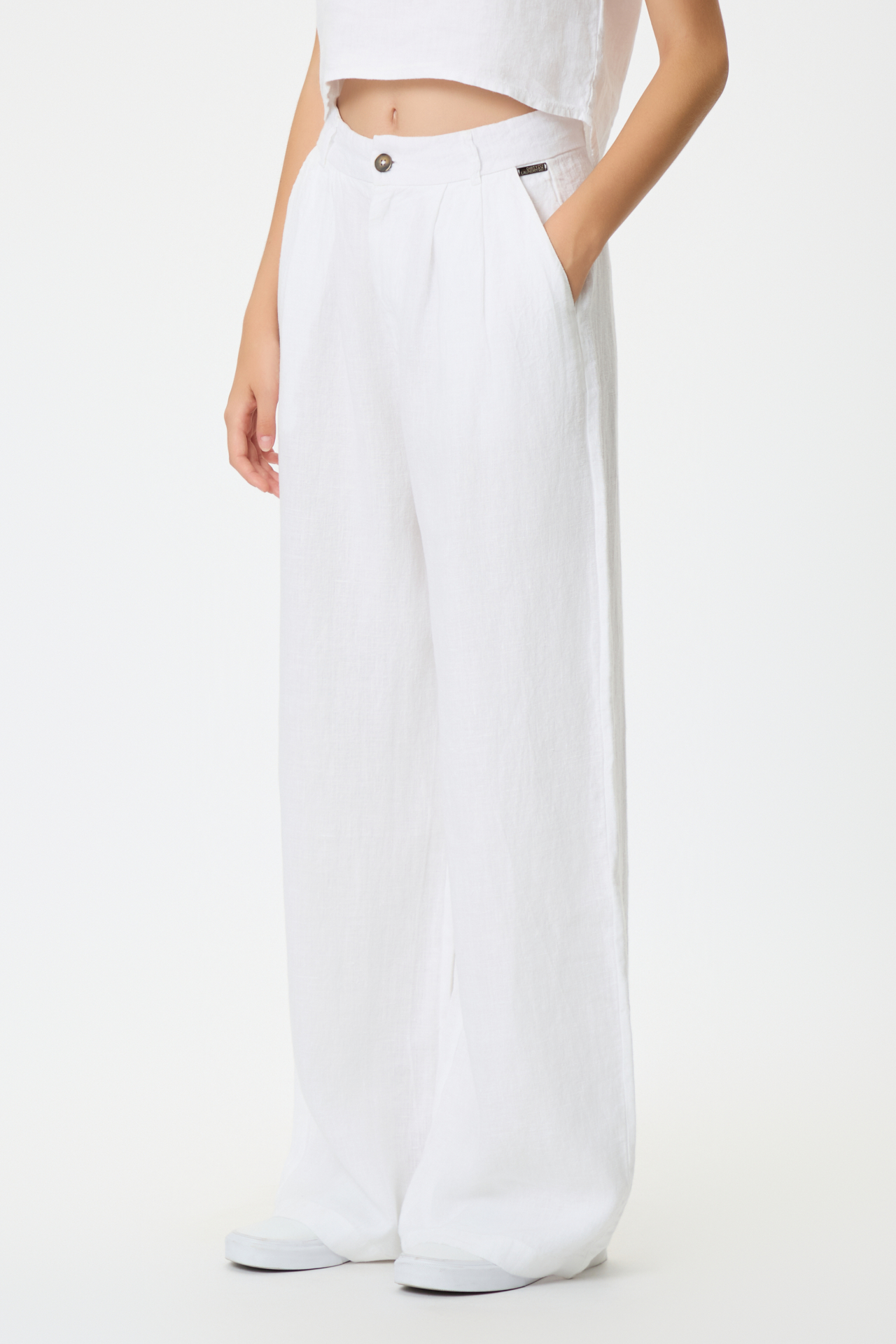 WIDELEG PLEATED PANTS