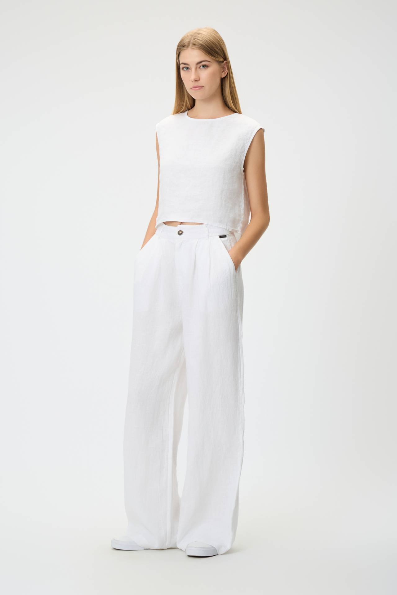 WIDELEG PLEATED PANTS