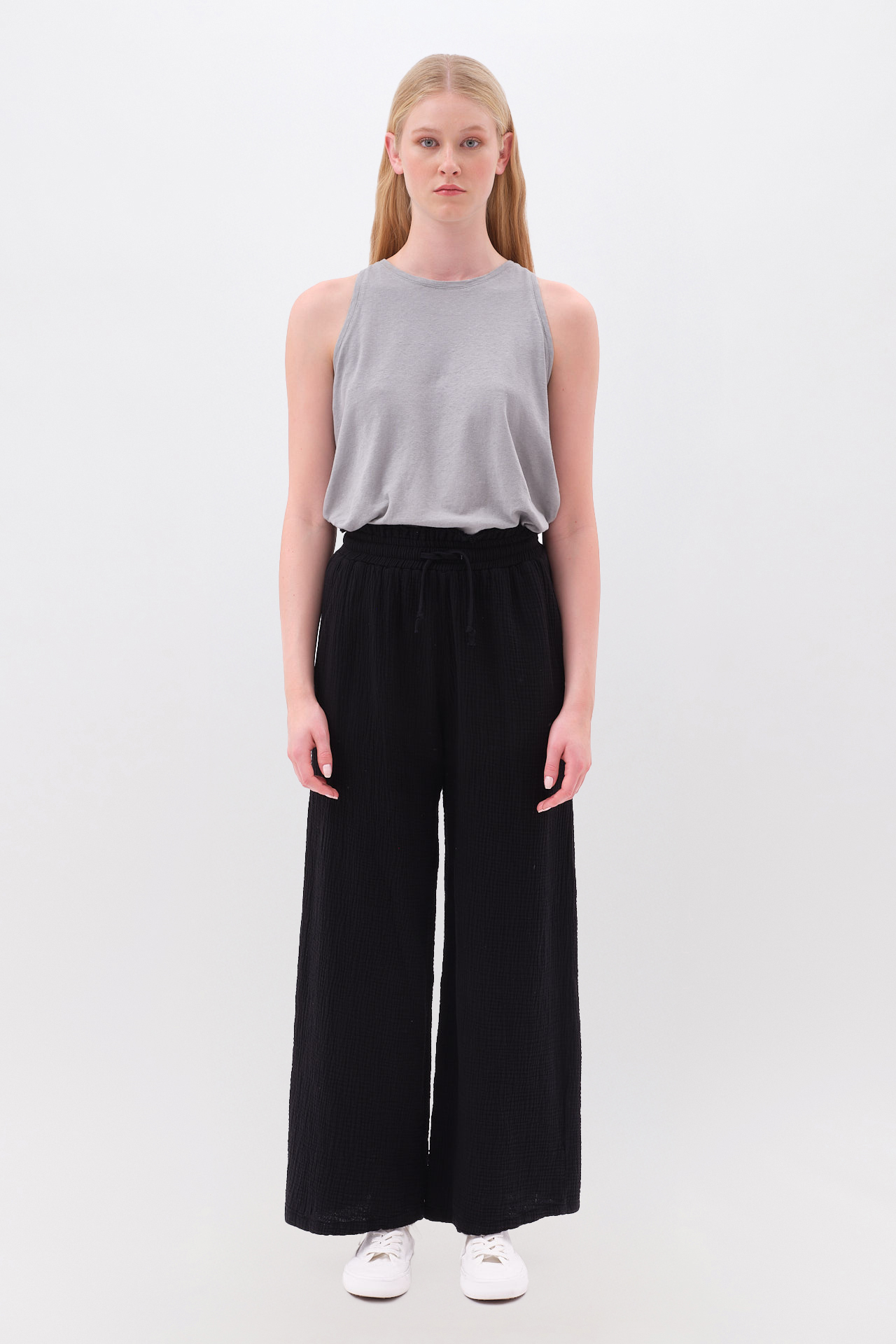 RELAXED PANTS WITH RAW EDGES