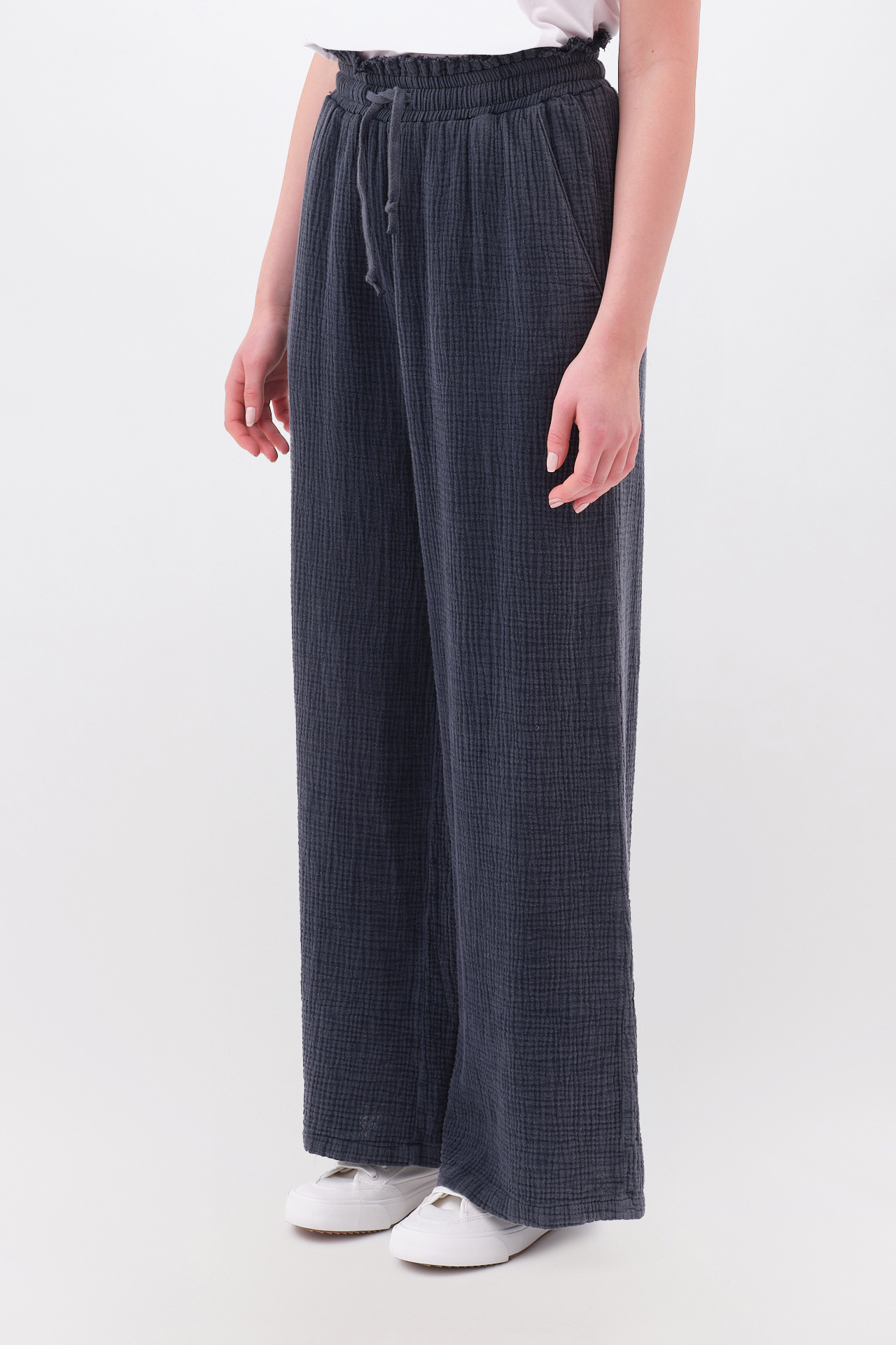 RELAXED PANTS WITH RAW EDGES