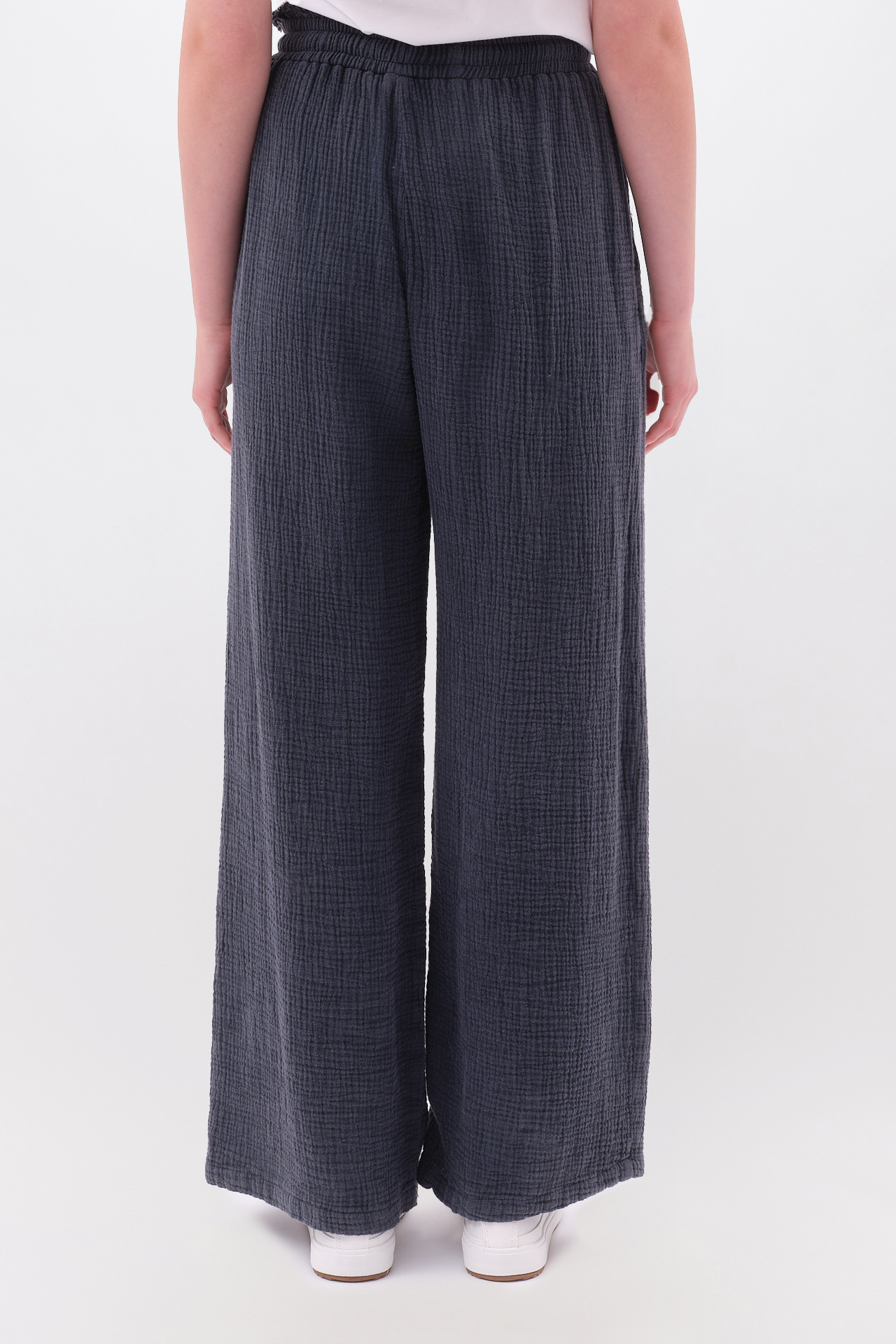 RELAXED PANTS WITH RAW EDGES