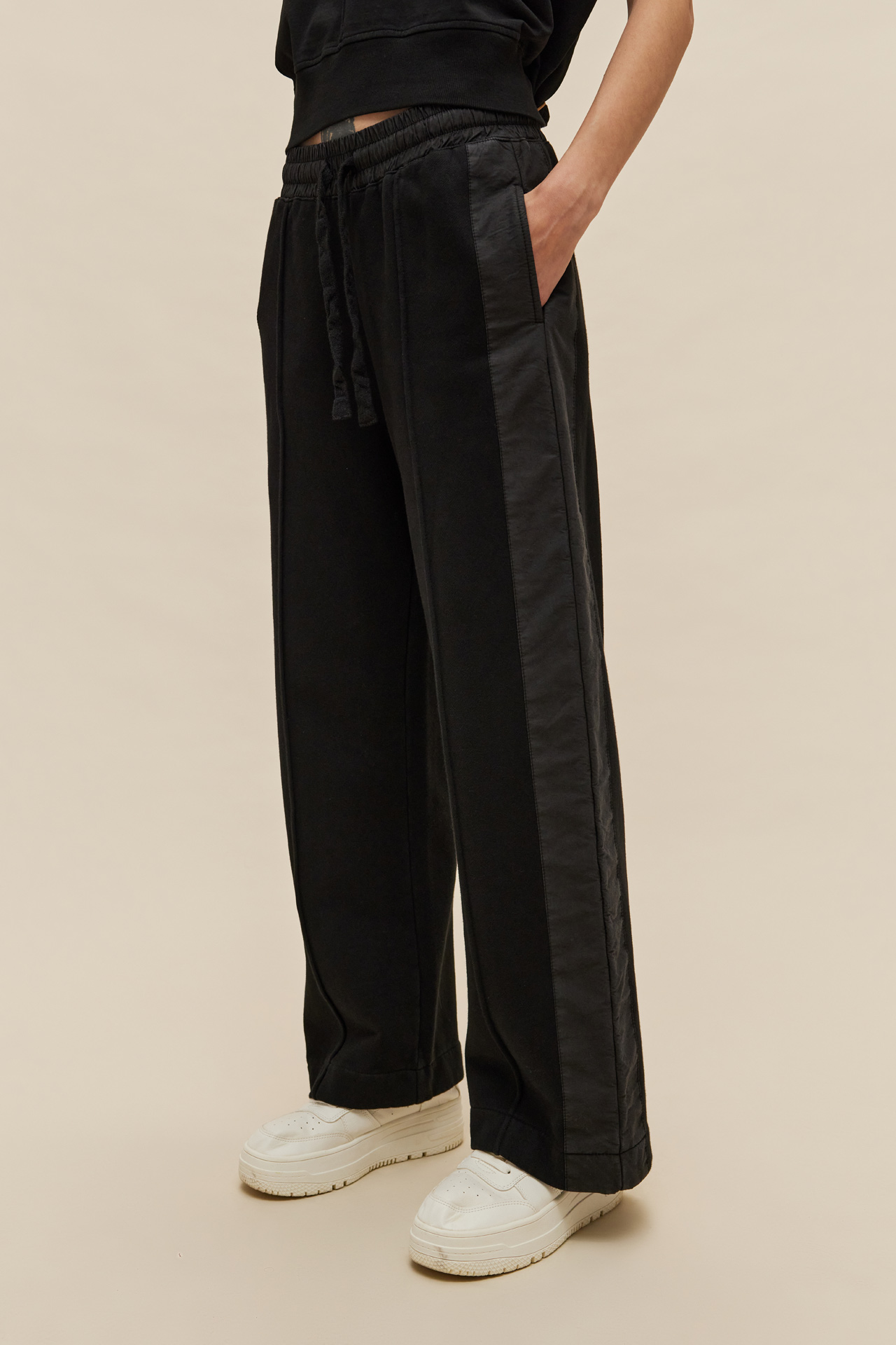 Contrast Detailed Sweatpants