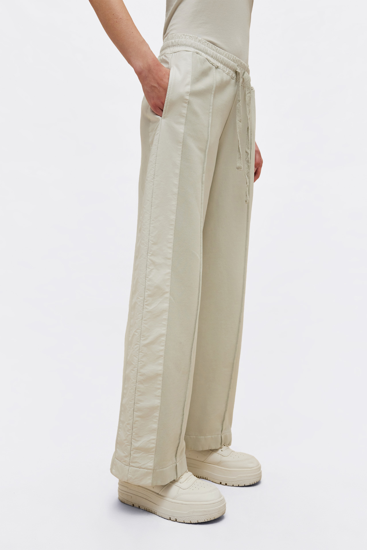 Contrast Detailed Sweatpants