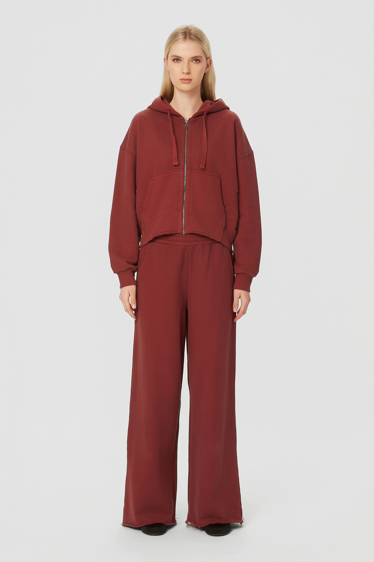 WIDELEG SWEATPANTS WITH RAW EDGES