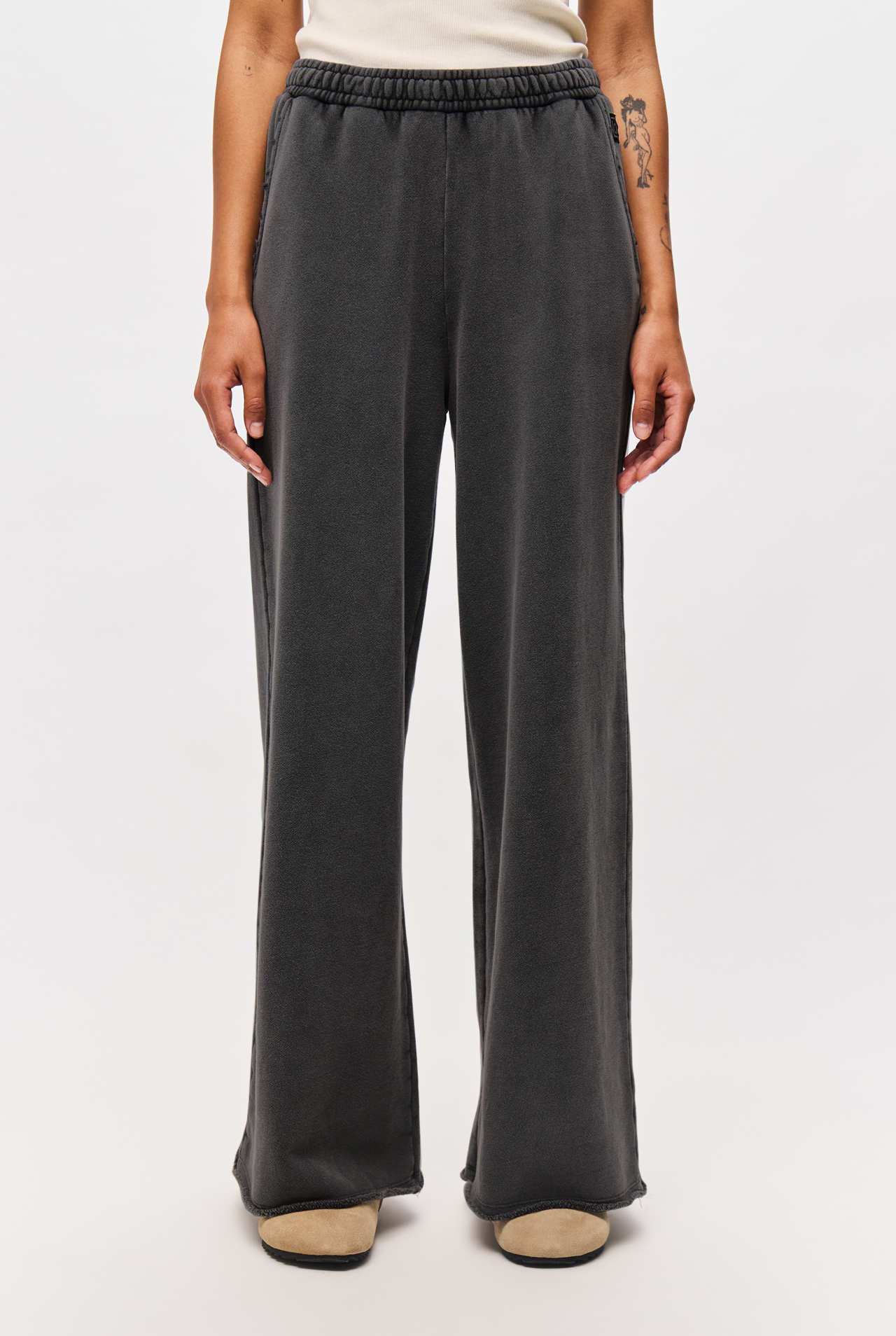 WIDELEG SWEATPANTS WITH RAW EDGES