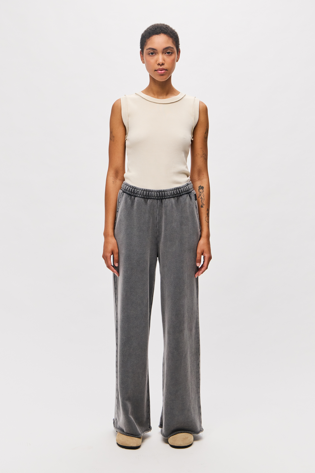 WIDELEG SWEATPANTS WITH RAW EDGES