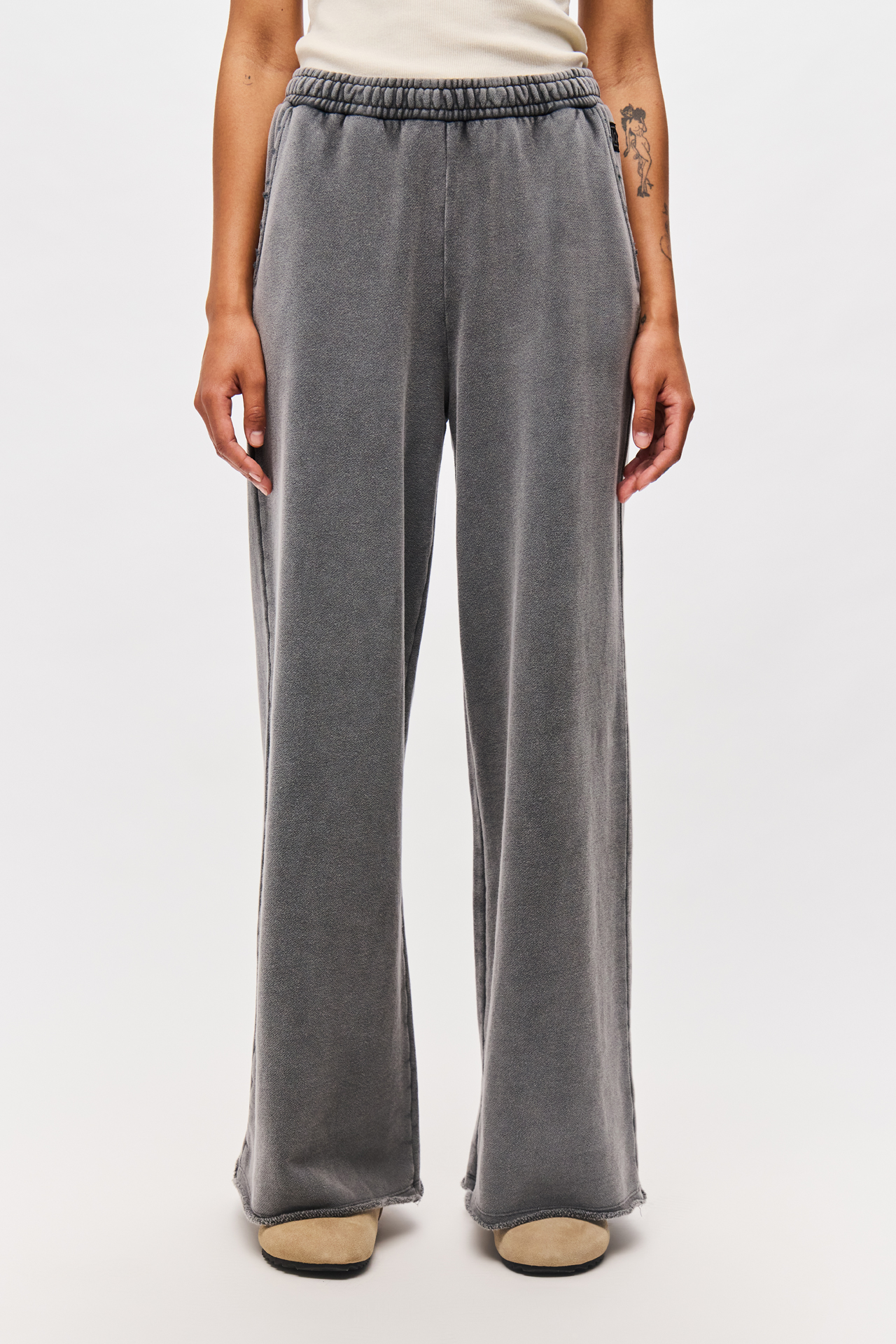 WIDELEG SWEATPANTS WITH RAW EDGES