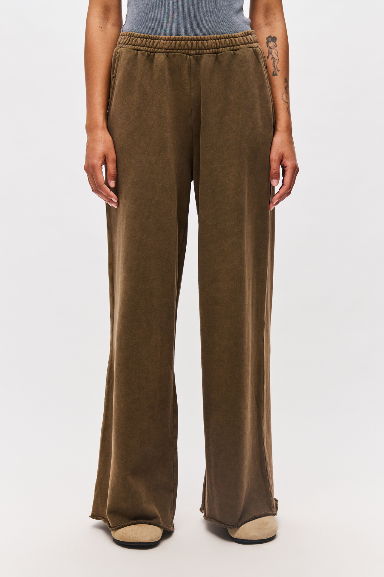 WIDELEG SWEATPANTS WITH RAW EDGES