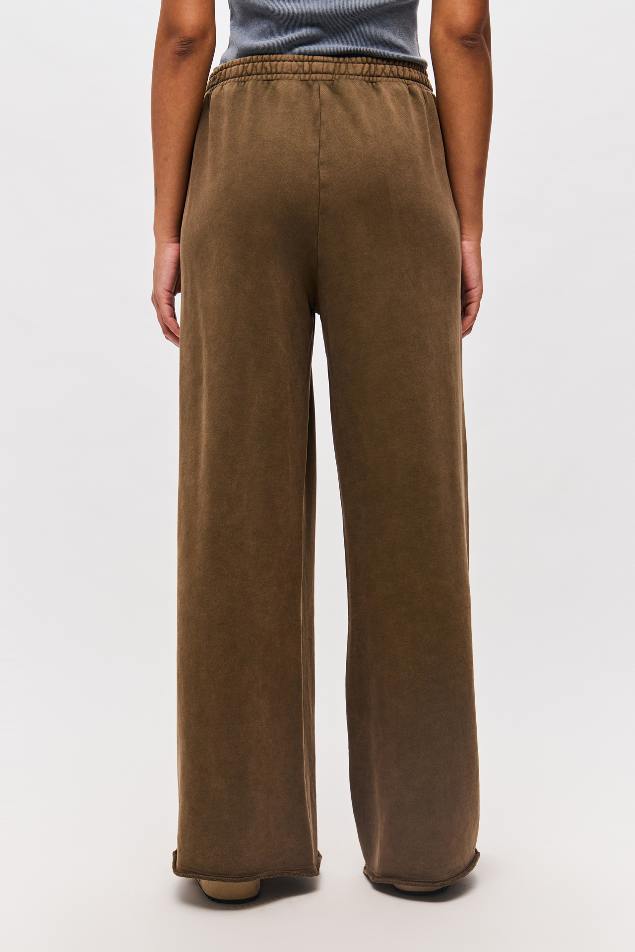 WIDELEG SWEATPANTS WITH RAW EDGES