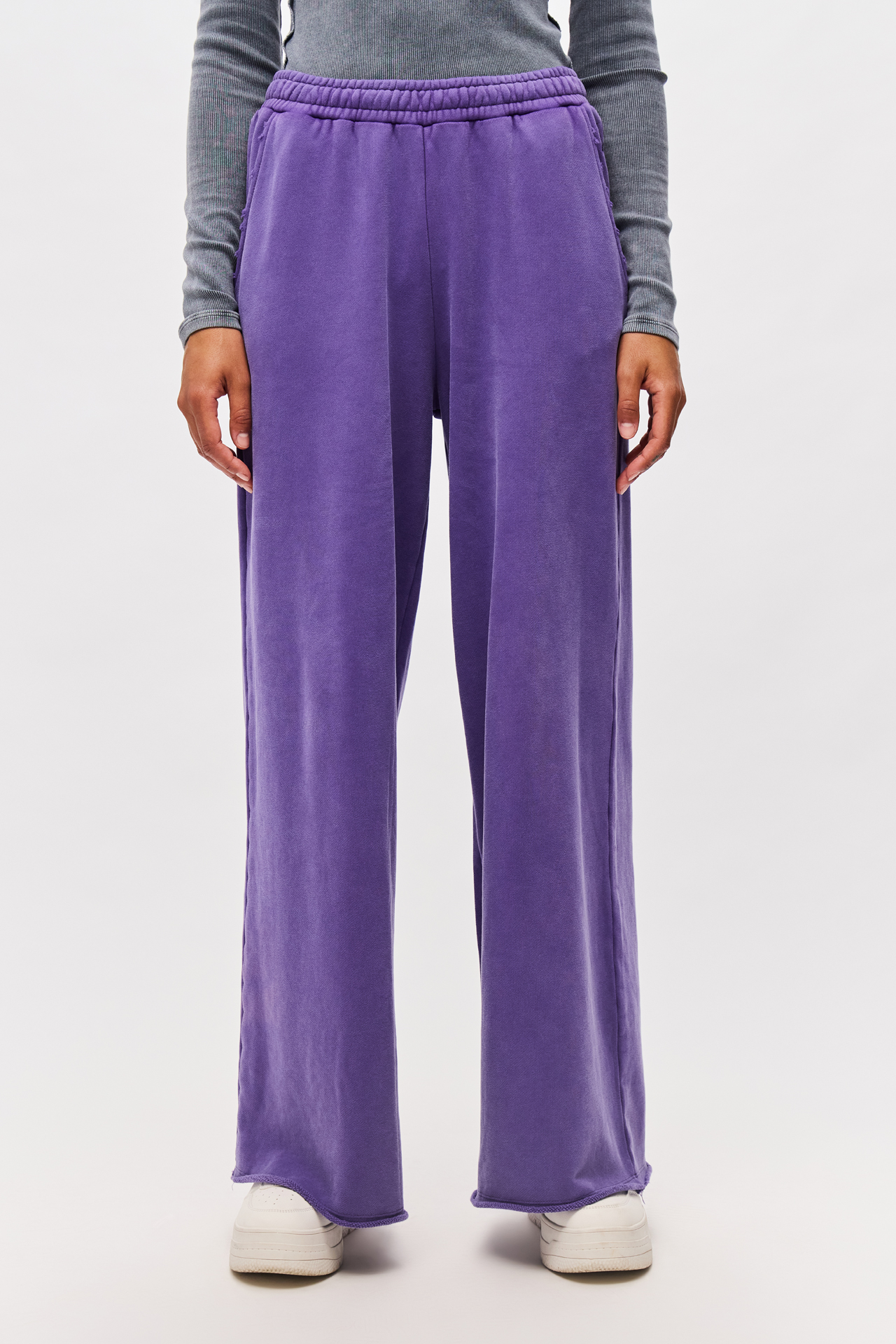 WIDELEG SWEATPANTS WITH RAW EDGES
