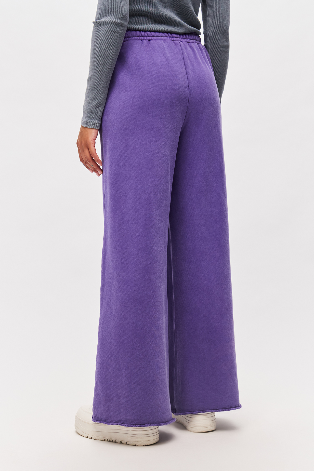 WIDELEG SWEATPANTS WITH RAW EDGES