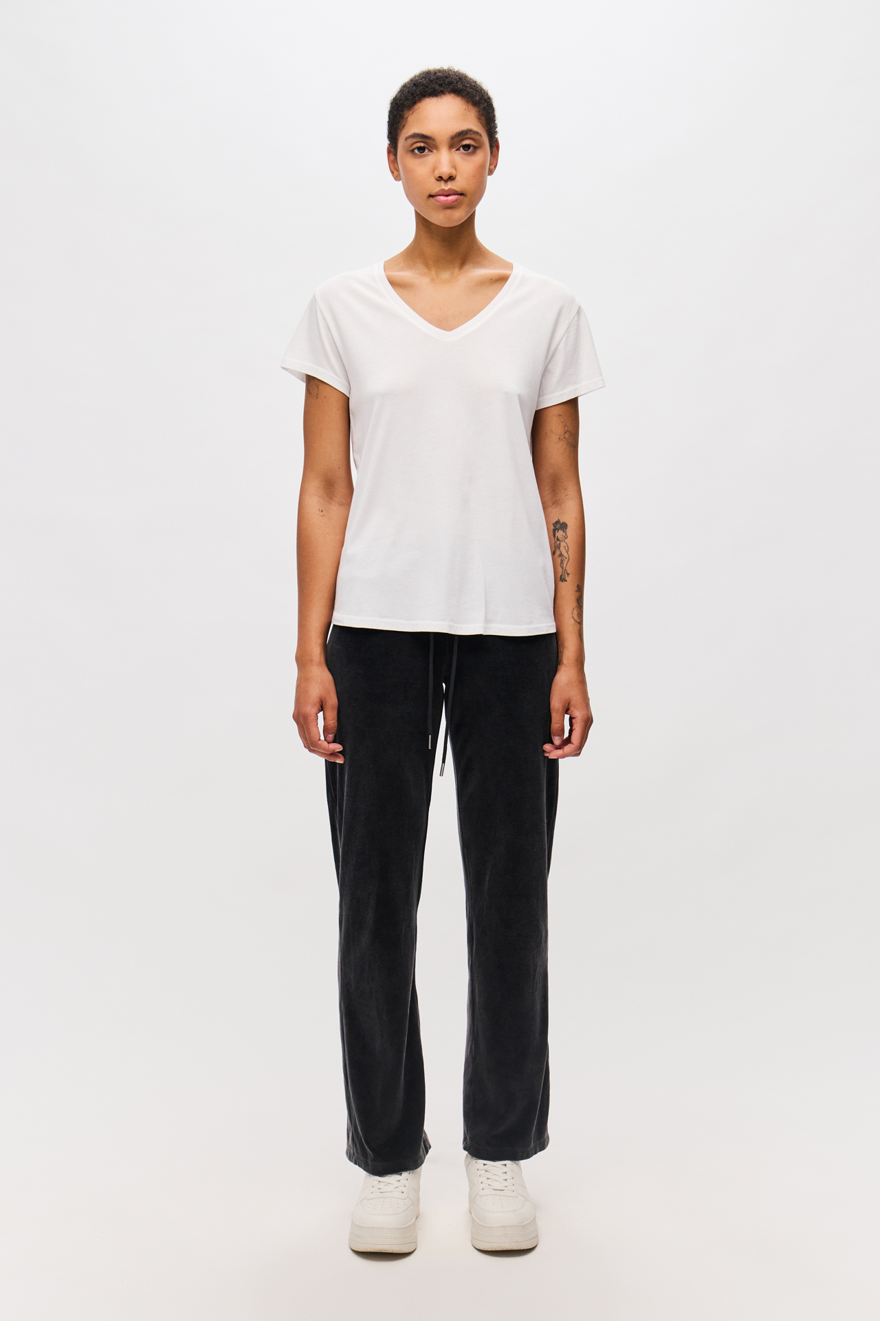 SLIM FIT VELVET SWEATPANTS