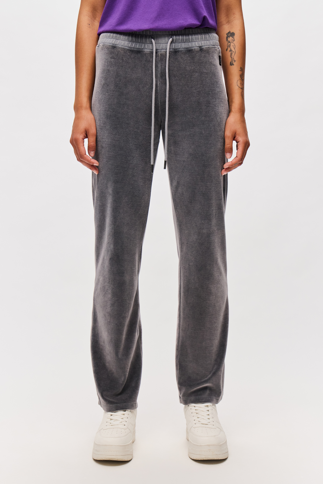 SLIM FIT VELVET SWEATPANTS