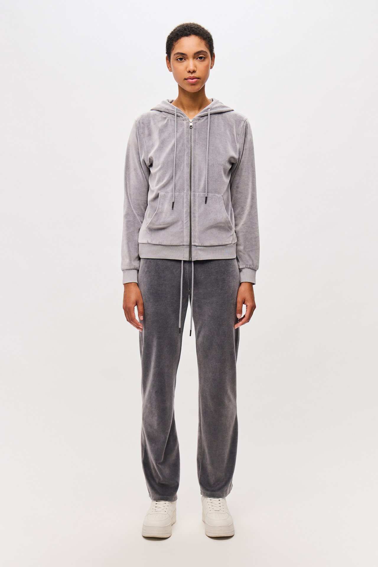 SLIM FIT VELVET SWEATPANTS