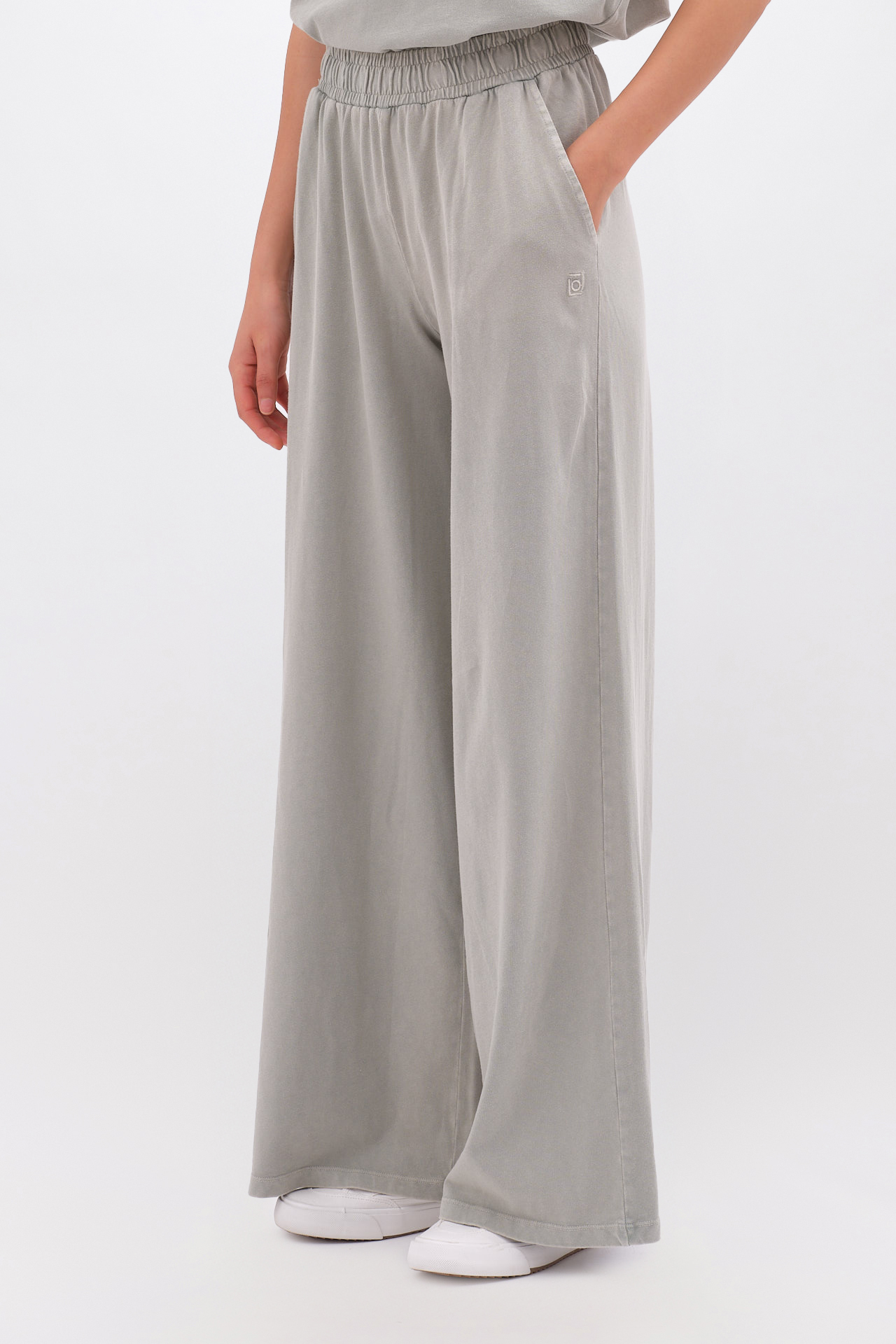WIDE LEG SWEATPANTS