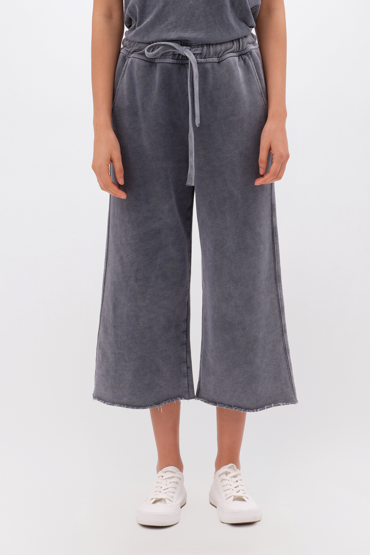 CROPPED SWEATPANTS