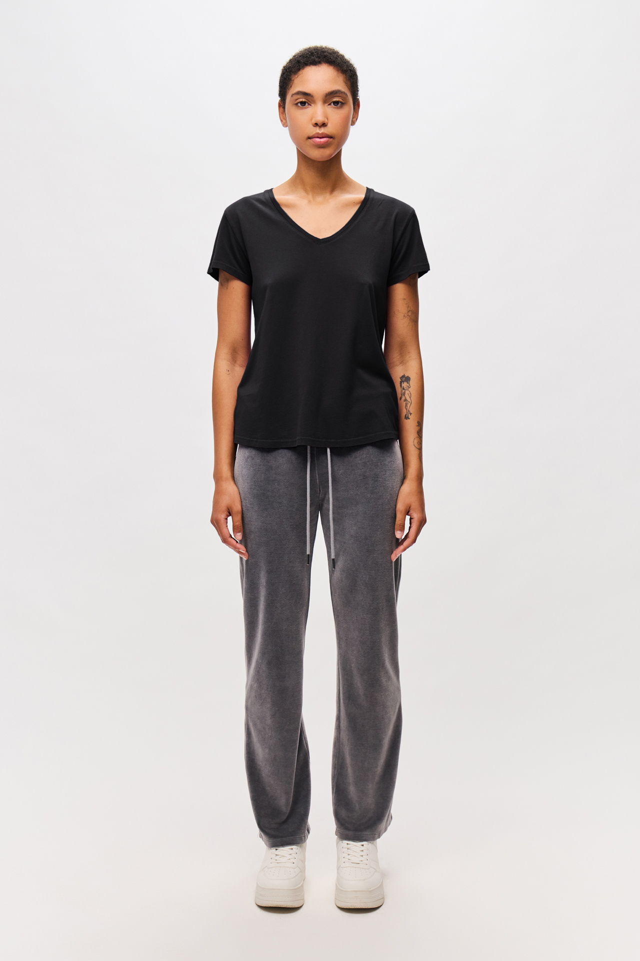 V-NECK T-SHIRT