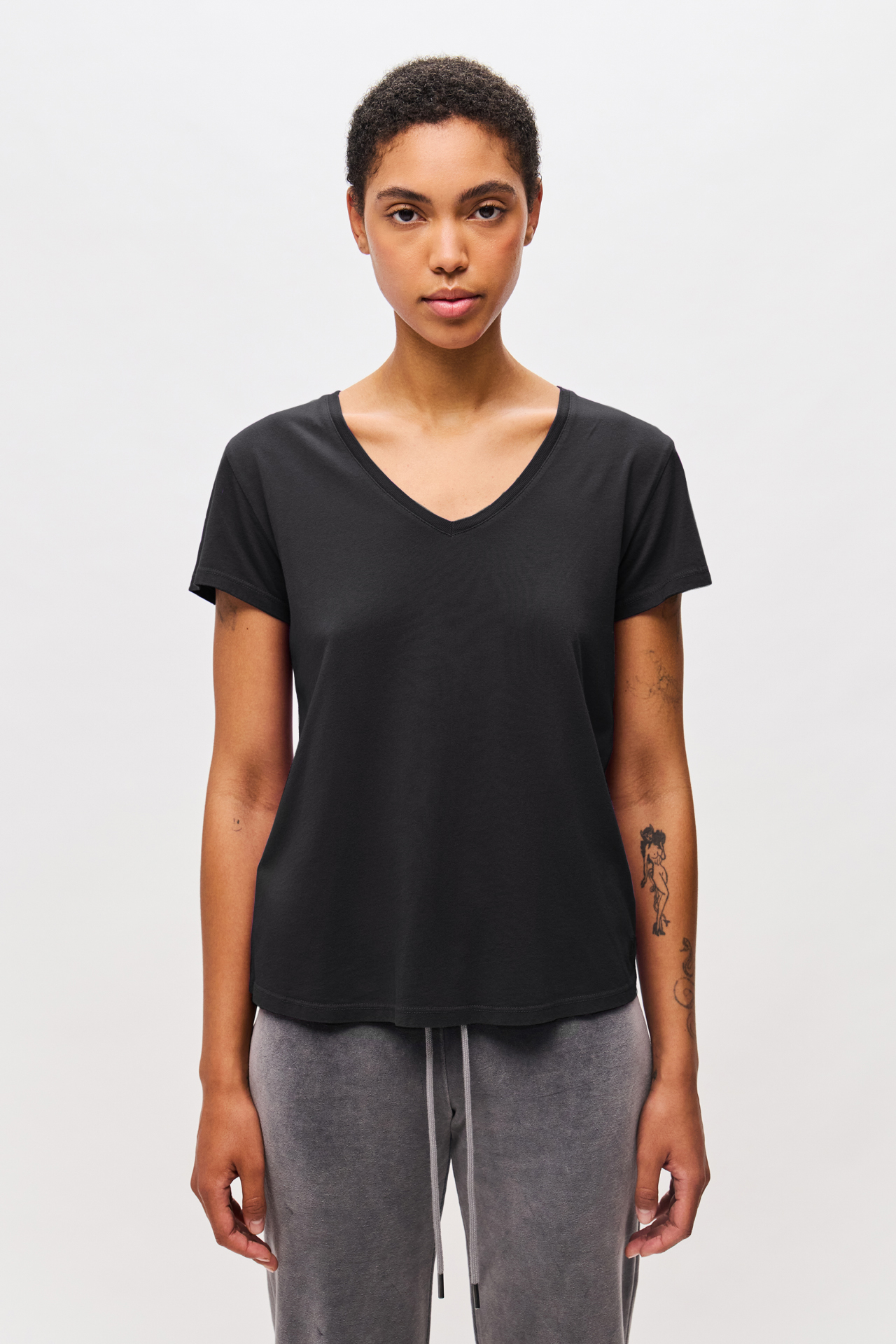 V-NECK T-SHIRT