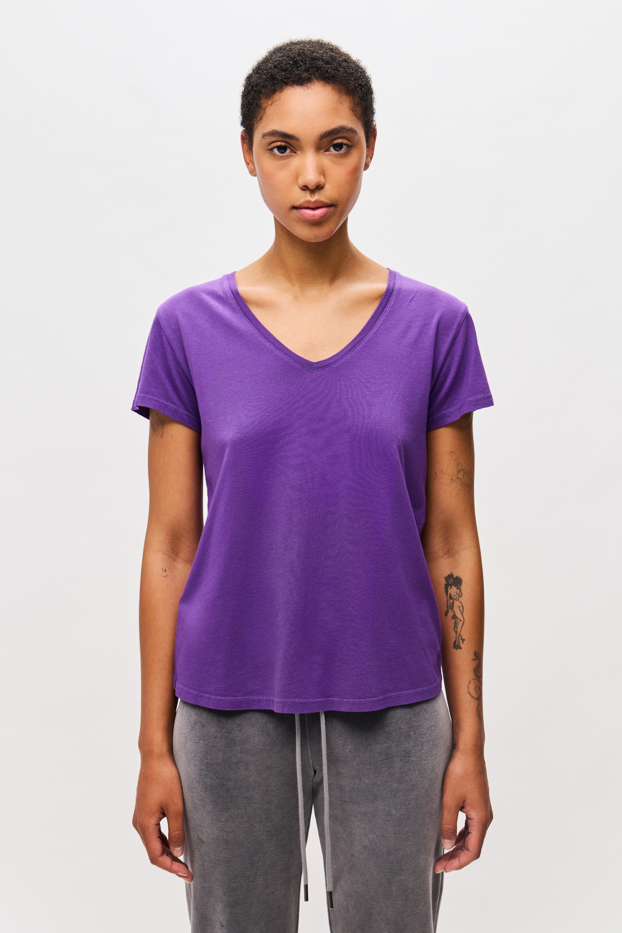 V-NECK T-SHIRT
