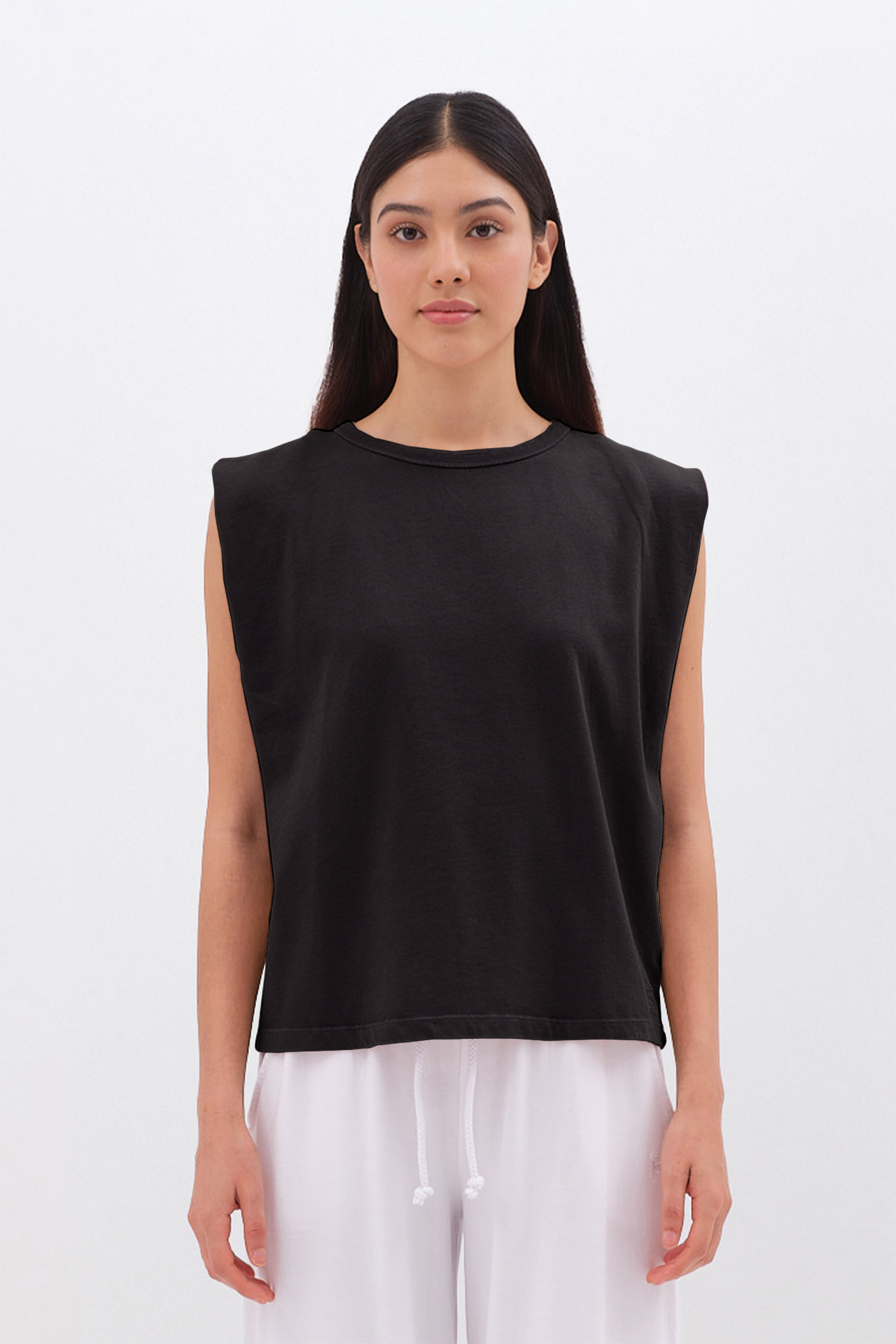 SLEEVELESS T-SHIRT