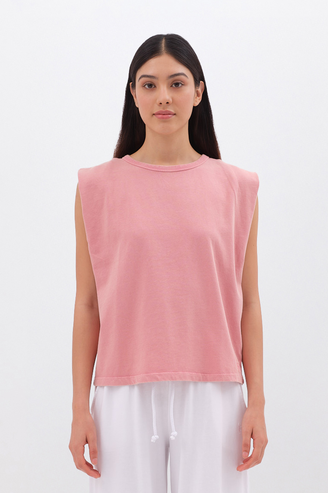 SLEEVELESS T-SHIRT