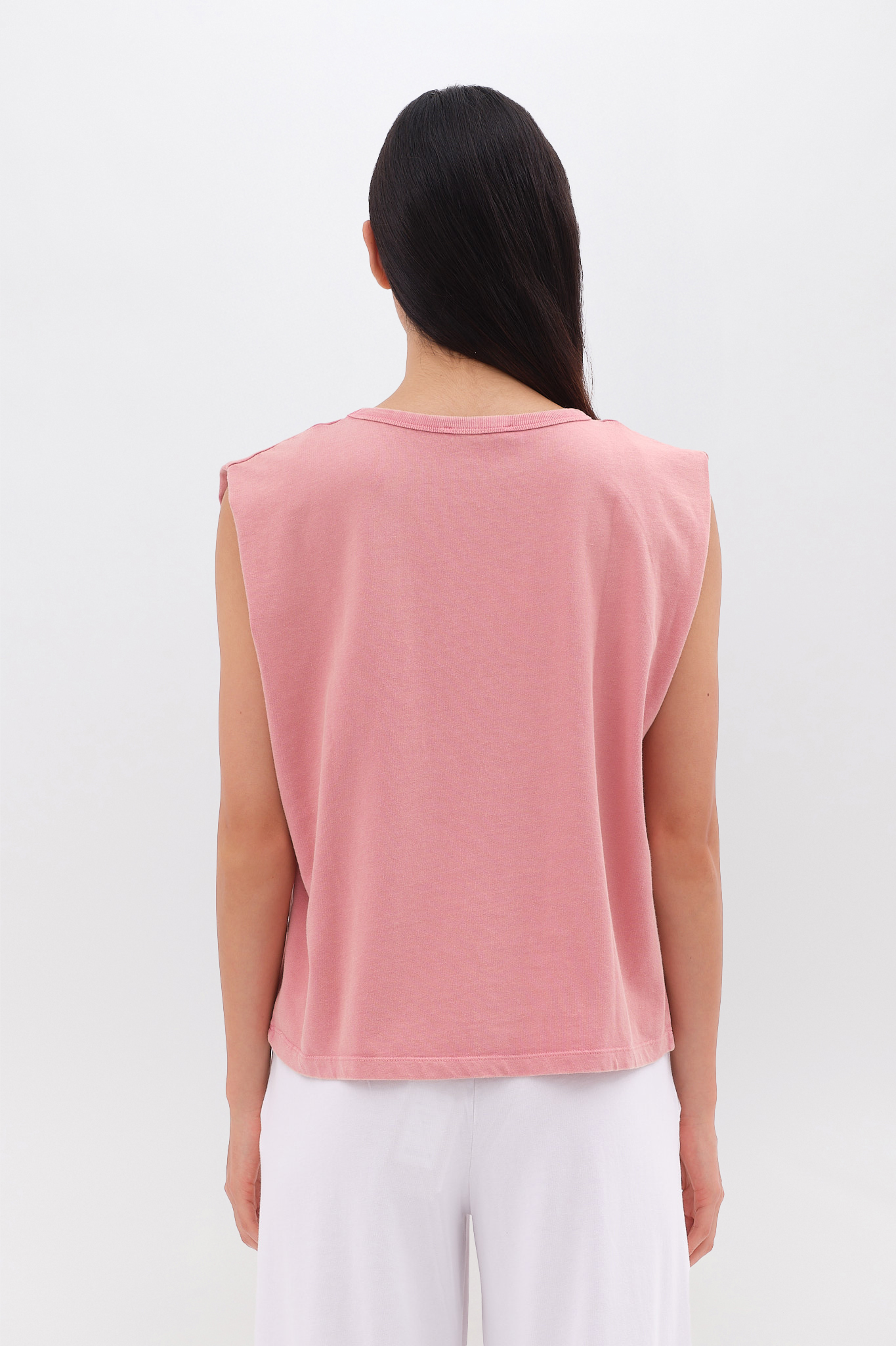 SLEEVELESS T-SHIRT