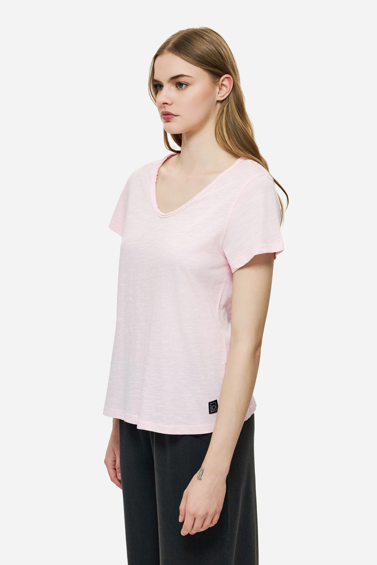 V-NECK T-SHIRT