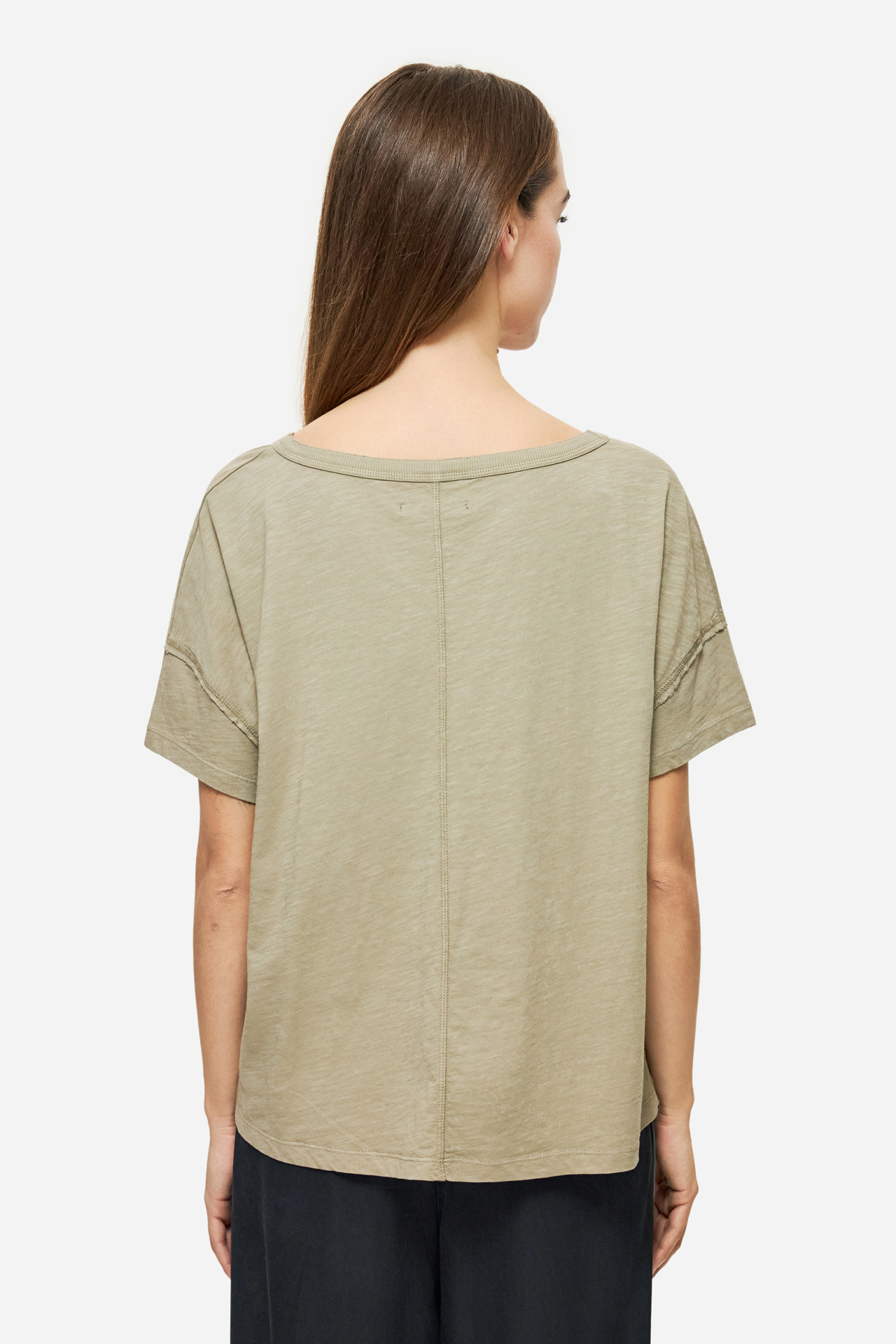 OVERSIZED V-NECK T-SHIRT