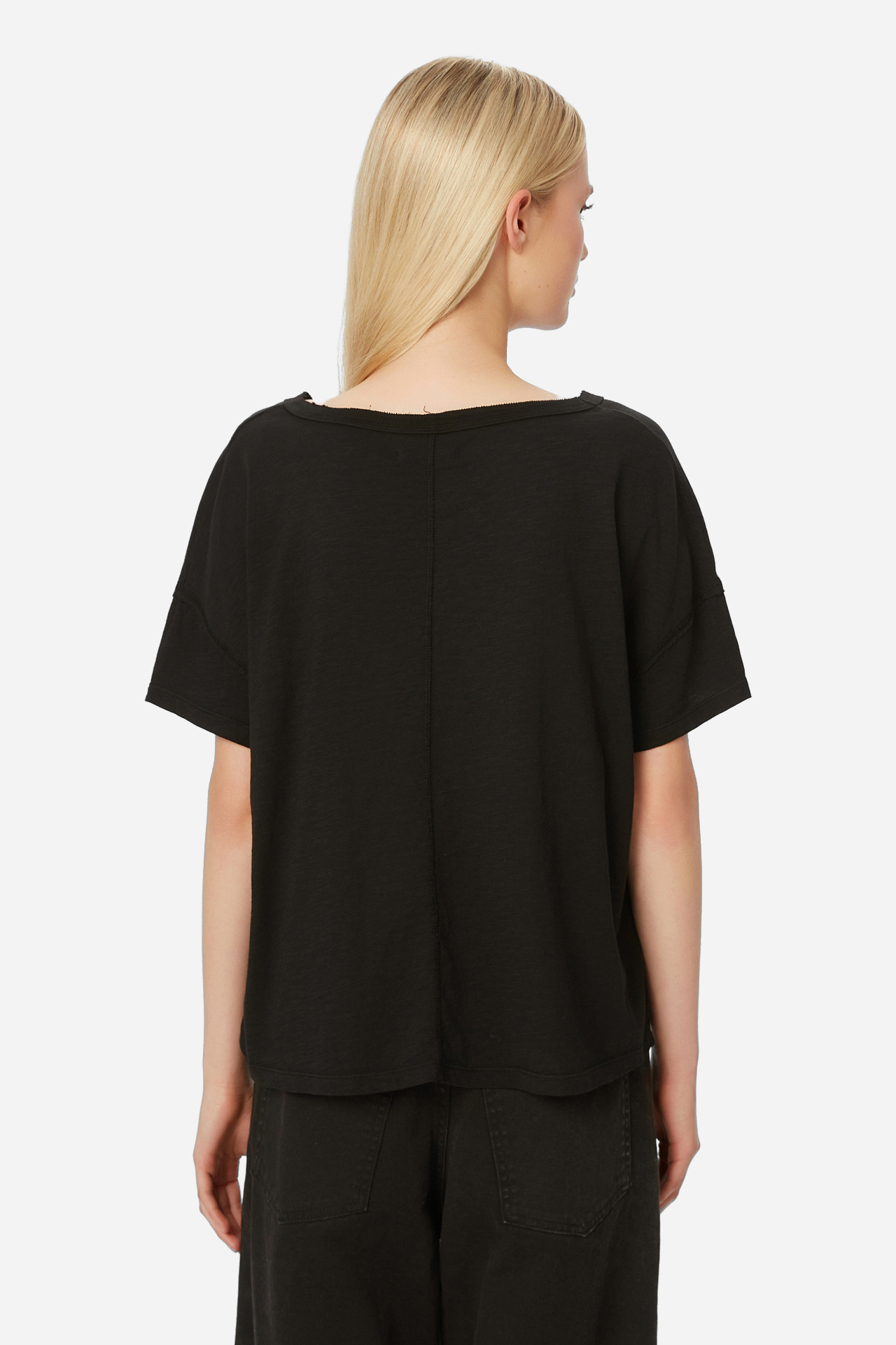 OVERSIZED V-NECK T-SHIRT
