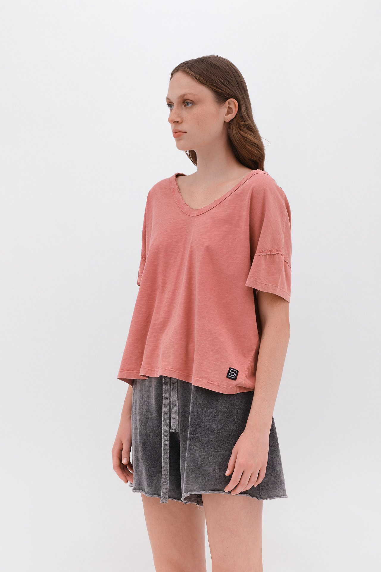 OVERSIZED V-NECK T-SHIRT