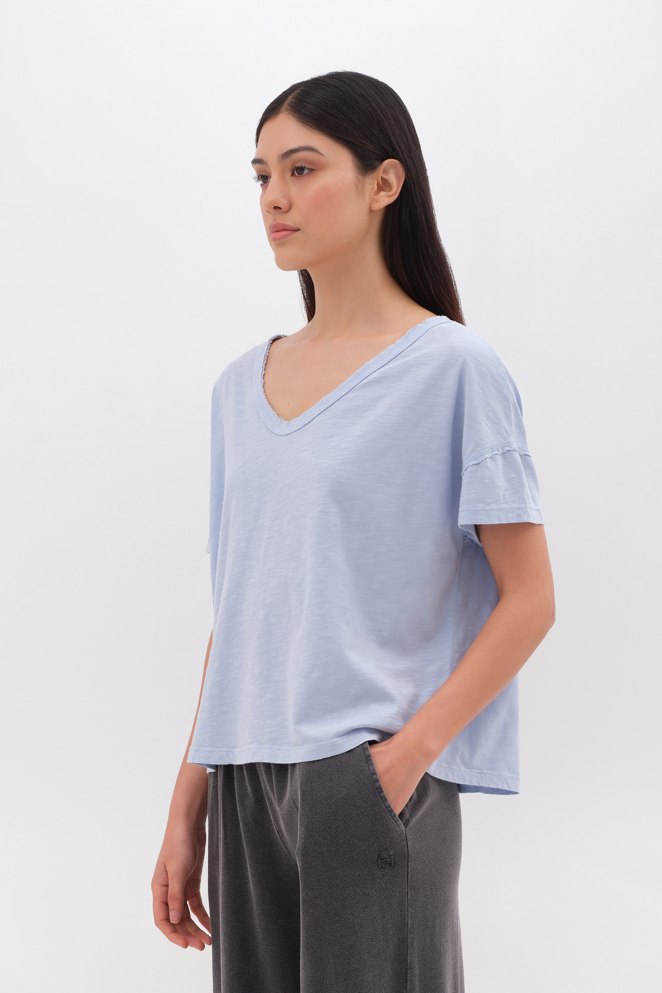 OVERSIZED V-NECK T-SHIRT