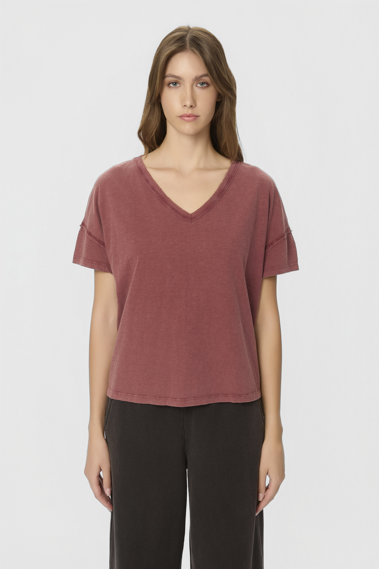 OVERSIZED V-NECK T-SHIRT