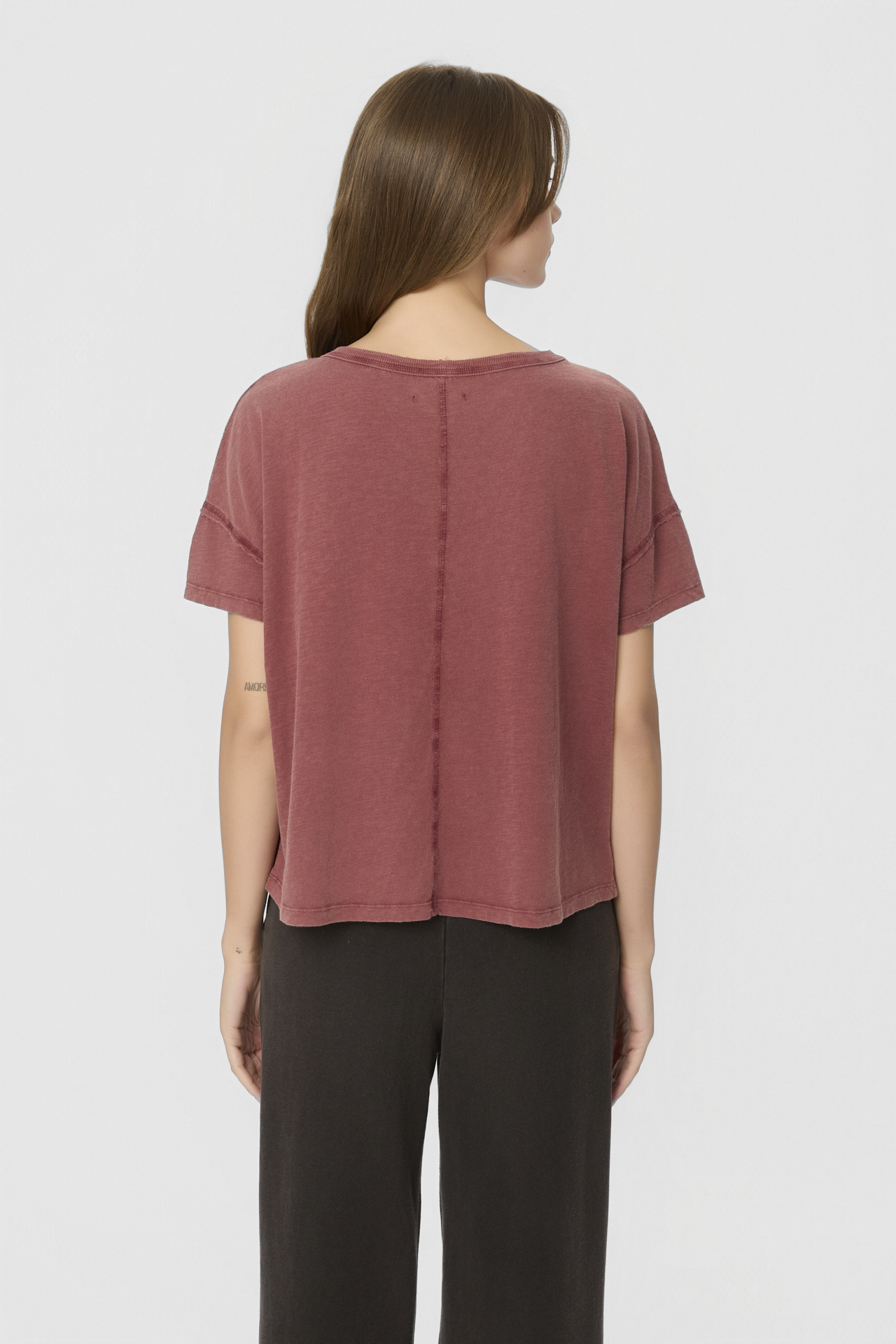 OVERSIZED V-NECK T-SHIRT