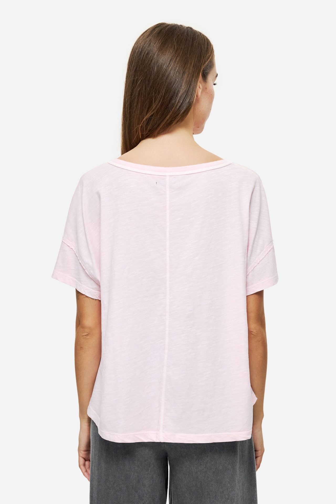 OVERSIZED V-NECK T-SHIRT